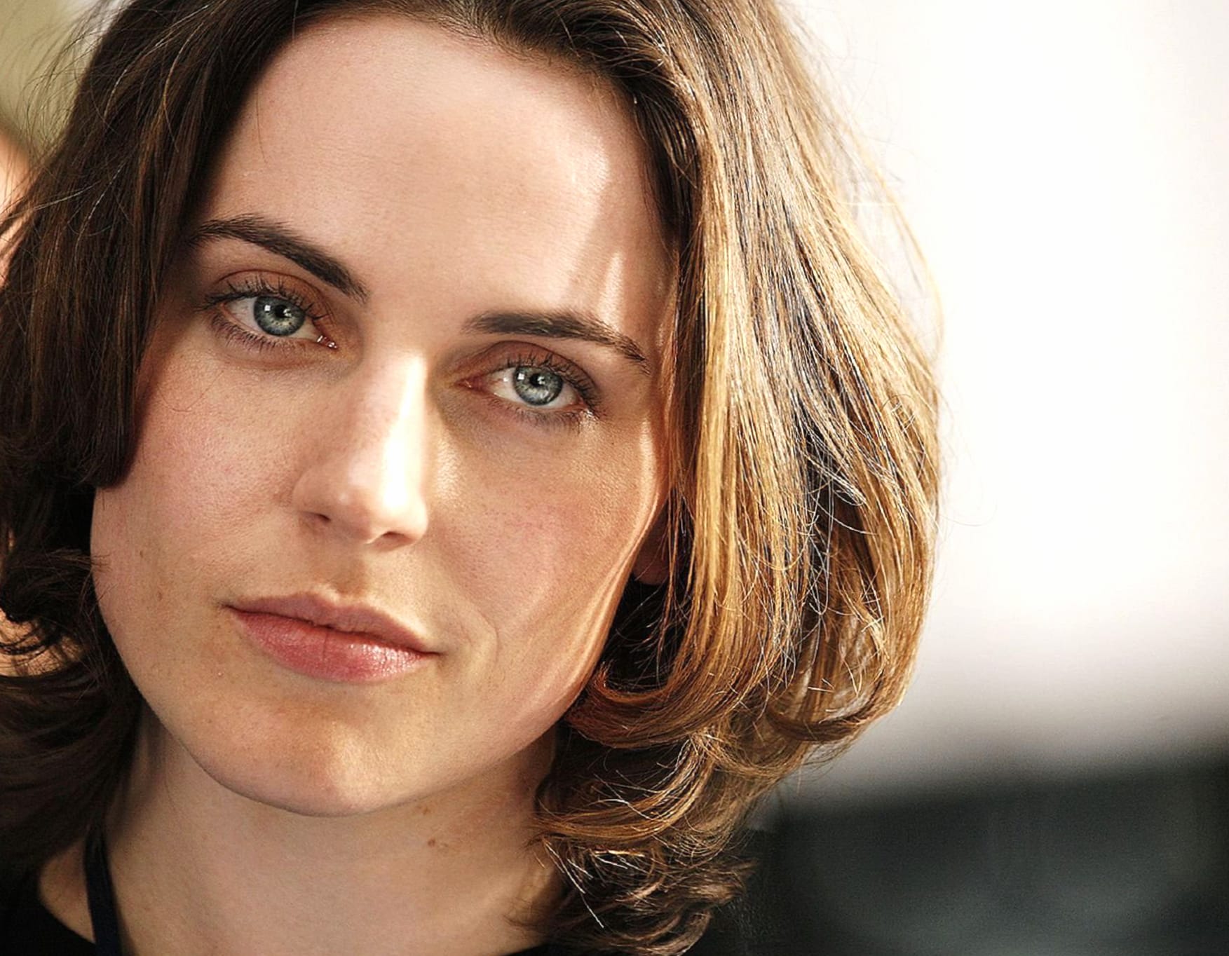 Antje Traue at 1024 x 1024 iPad size wallpapers HD quality