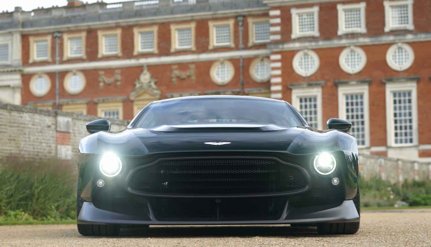 Aston Martin Victor at 640 x 960 iPhone 4 size wallpapers HD quality