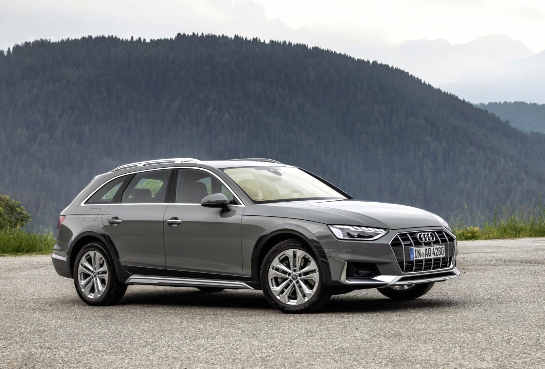Audi A4 Allroad Quattro at 1600 x 1200 size wallpapers HD quality