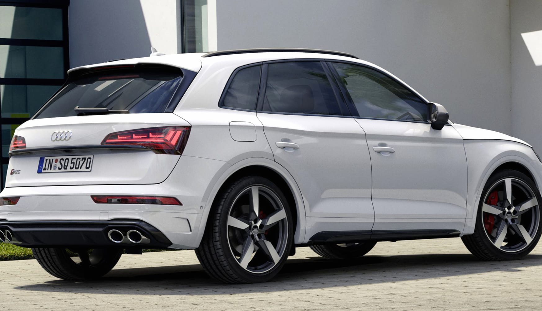 Audi SQ5 at 750 x 1334 iPhone 6 size wallpapers HD quality