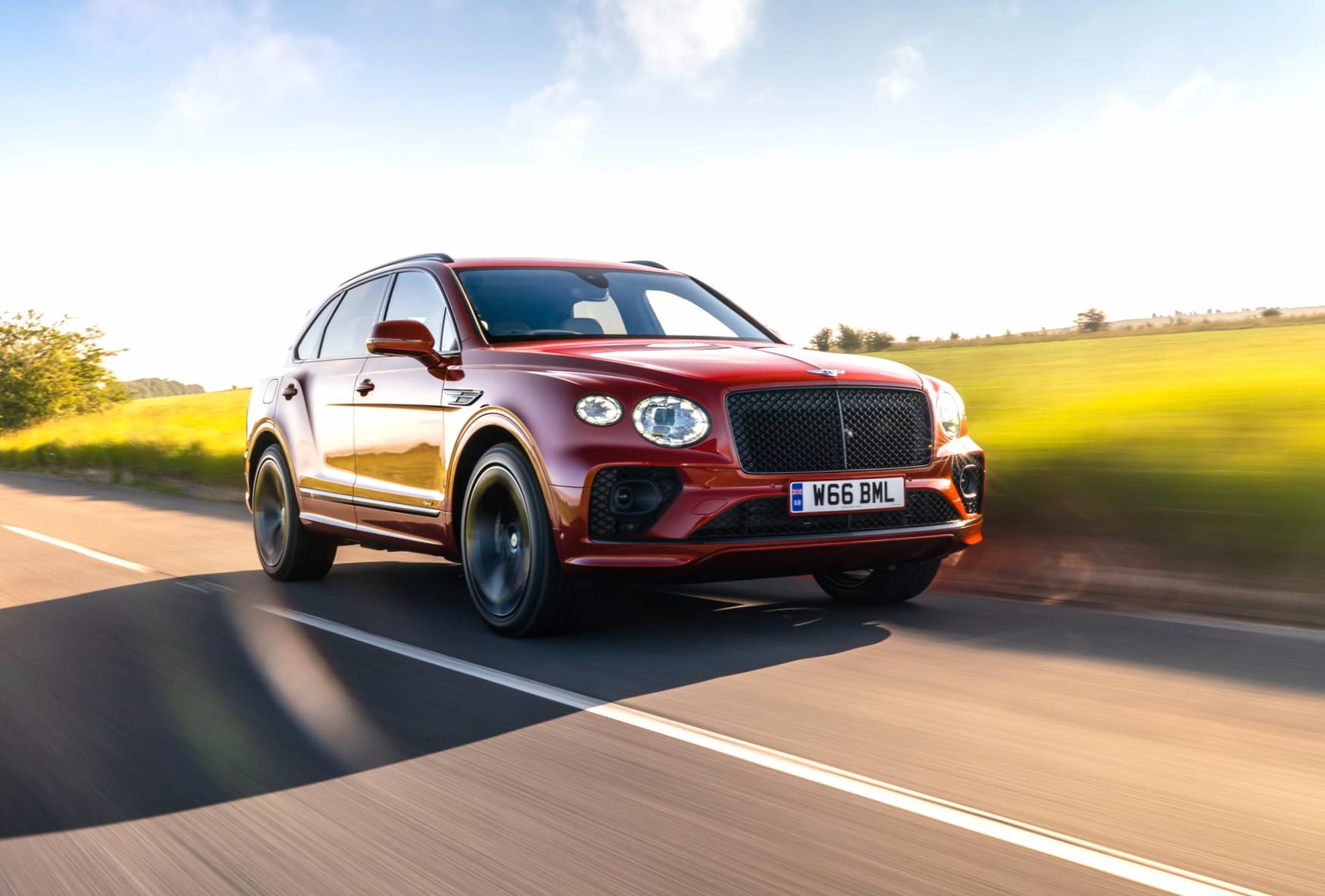 Bentley Bentayga Hybrid at 1334 x 750 iPhone 7 size wallpapers HD quality
