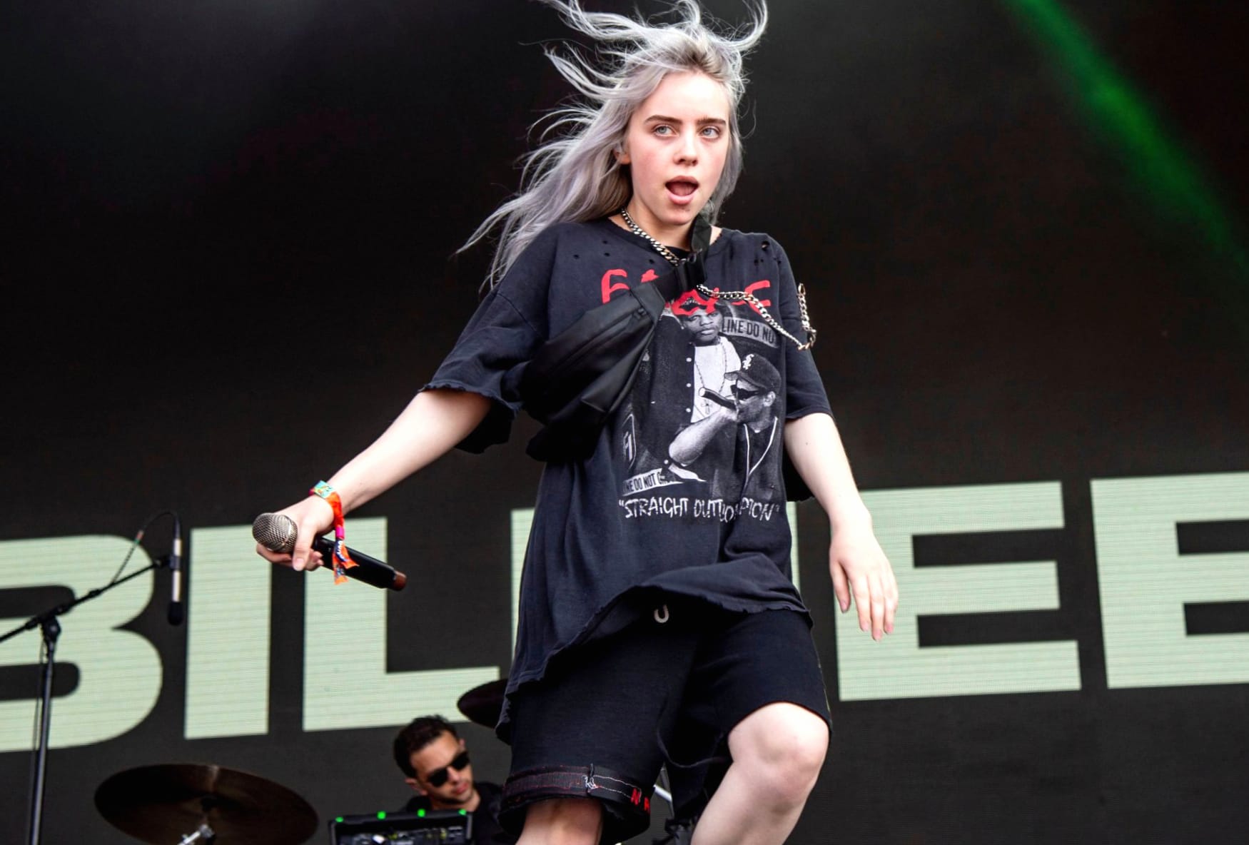 Billie Eilish at 640 x 1136 iPhone 5 size wallpapers HD quality