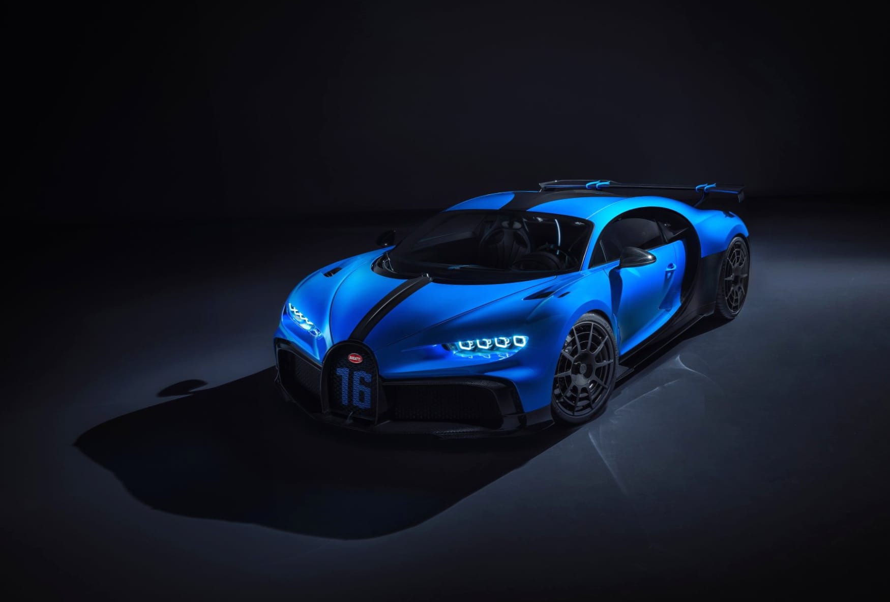 Bugatti Chiron Pur Sport at 1024 x 768 size wallpapers HD quality
