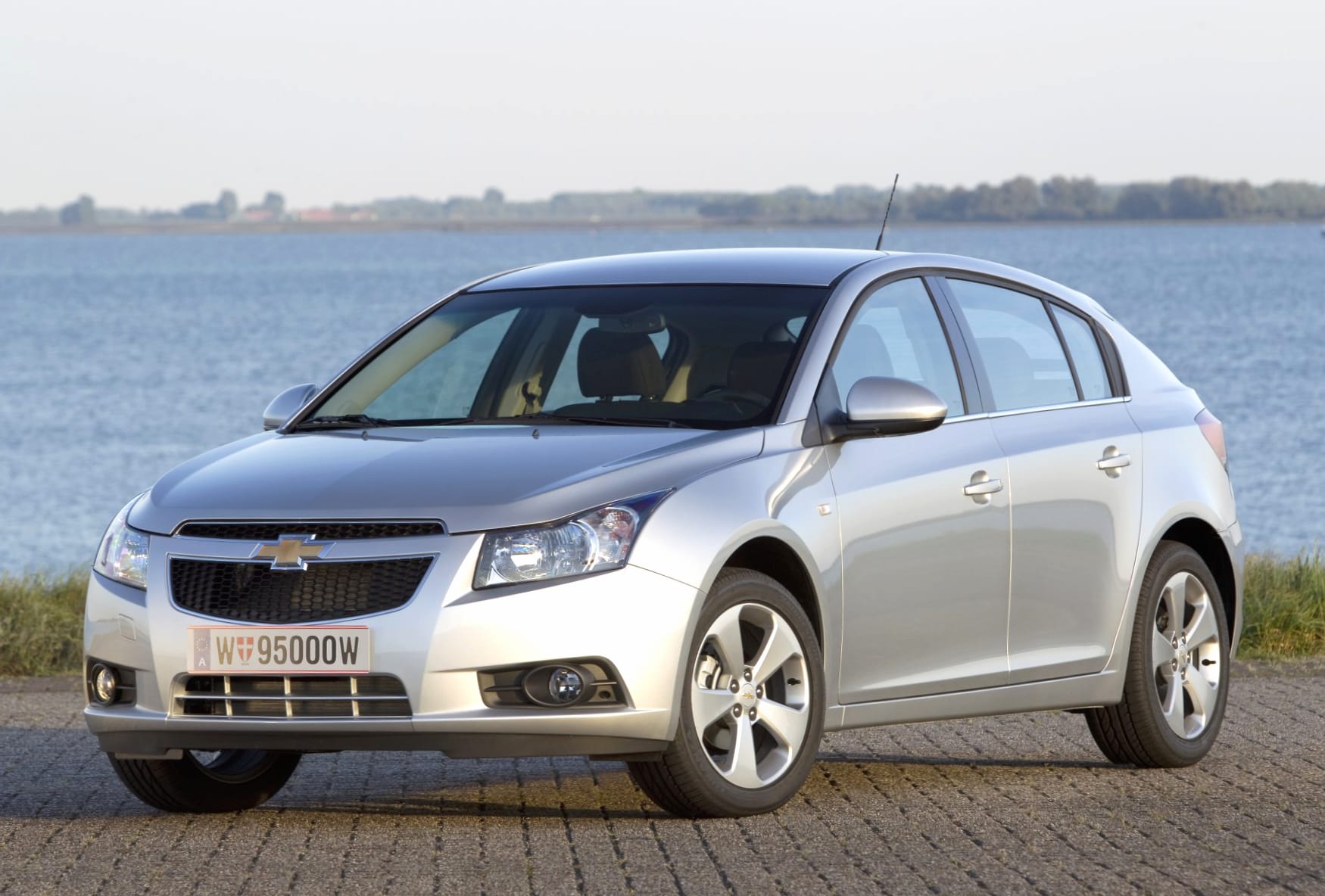 Chevrolet Cruze at 750 x 1334 iPhone 6 size wallpapers HD quality