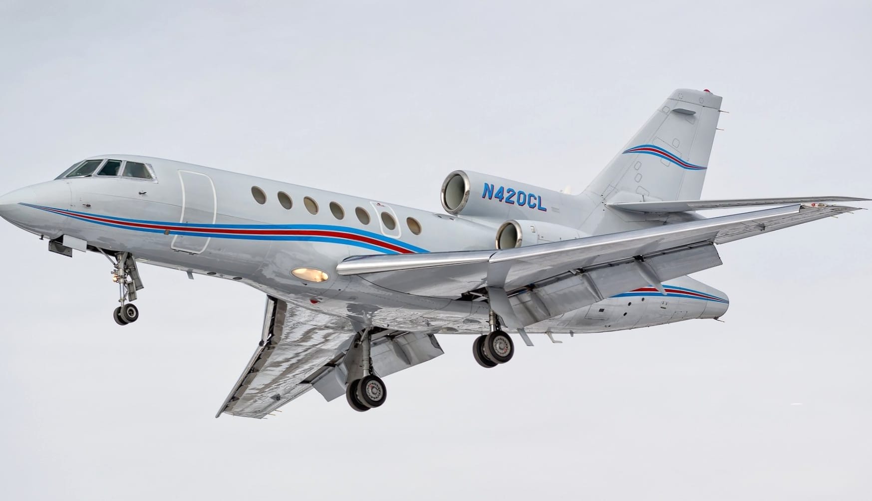 Dassault Falcon 50 at 640 x 960 iPhone 4 size wallpapers HD quality