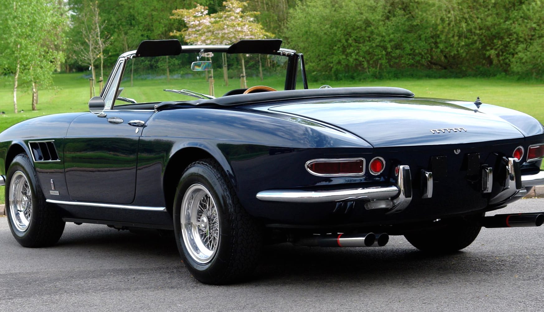 Ferrari 330 GTS at 640 x 1136 iPhone 5 size wallpapers HD quality