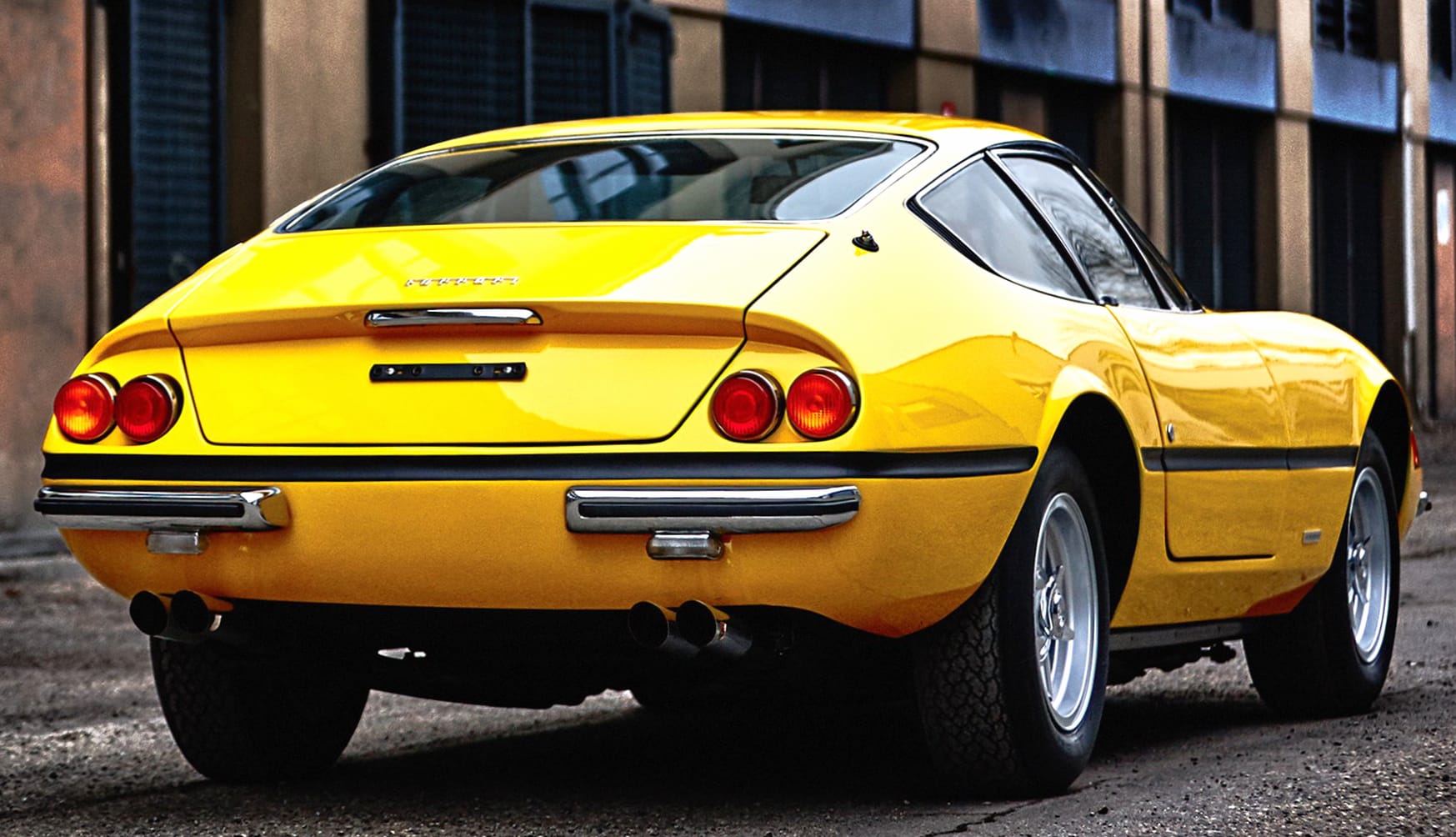 Ferrari 365 GTB 4 Daytona at 320 x 480 iPhone size wallpapers HD quality
