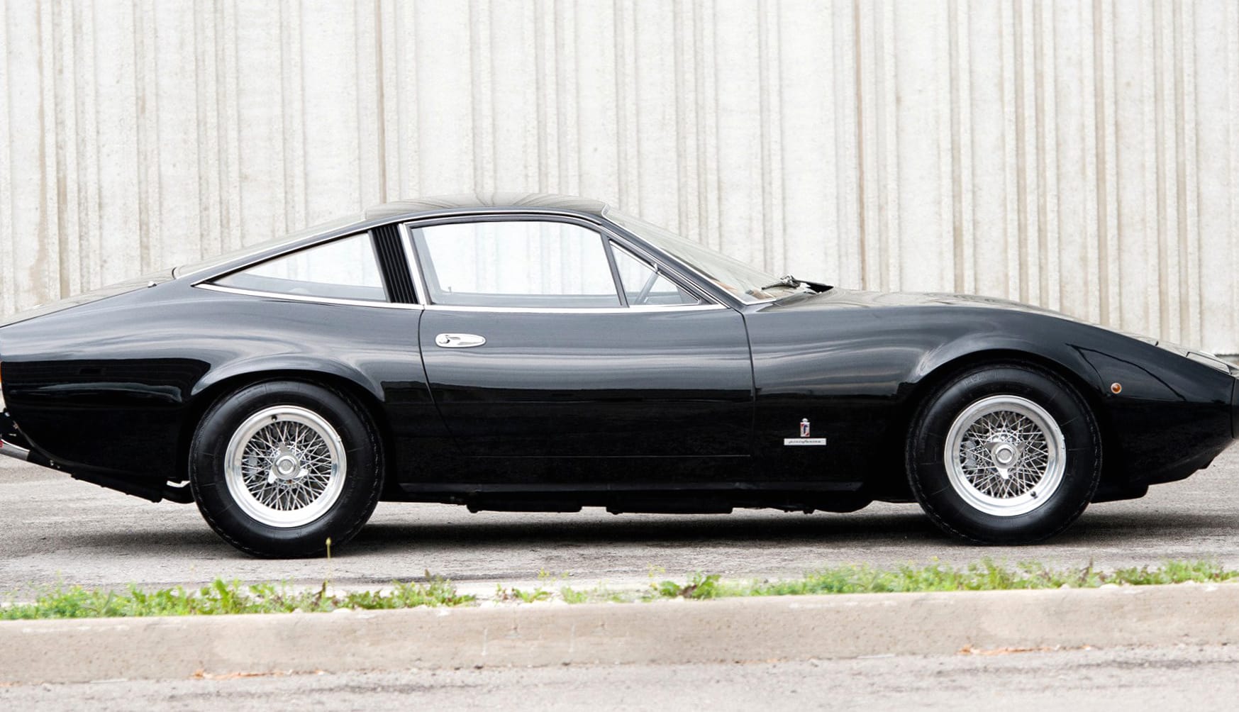 Ferrari 365 GTC 4 at 750 x 1334 iPhone 6 size wallpapers HD quality