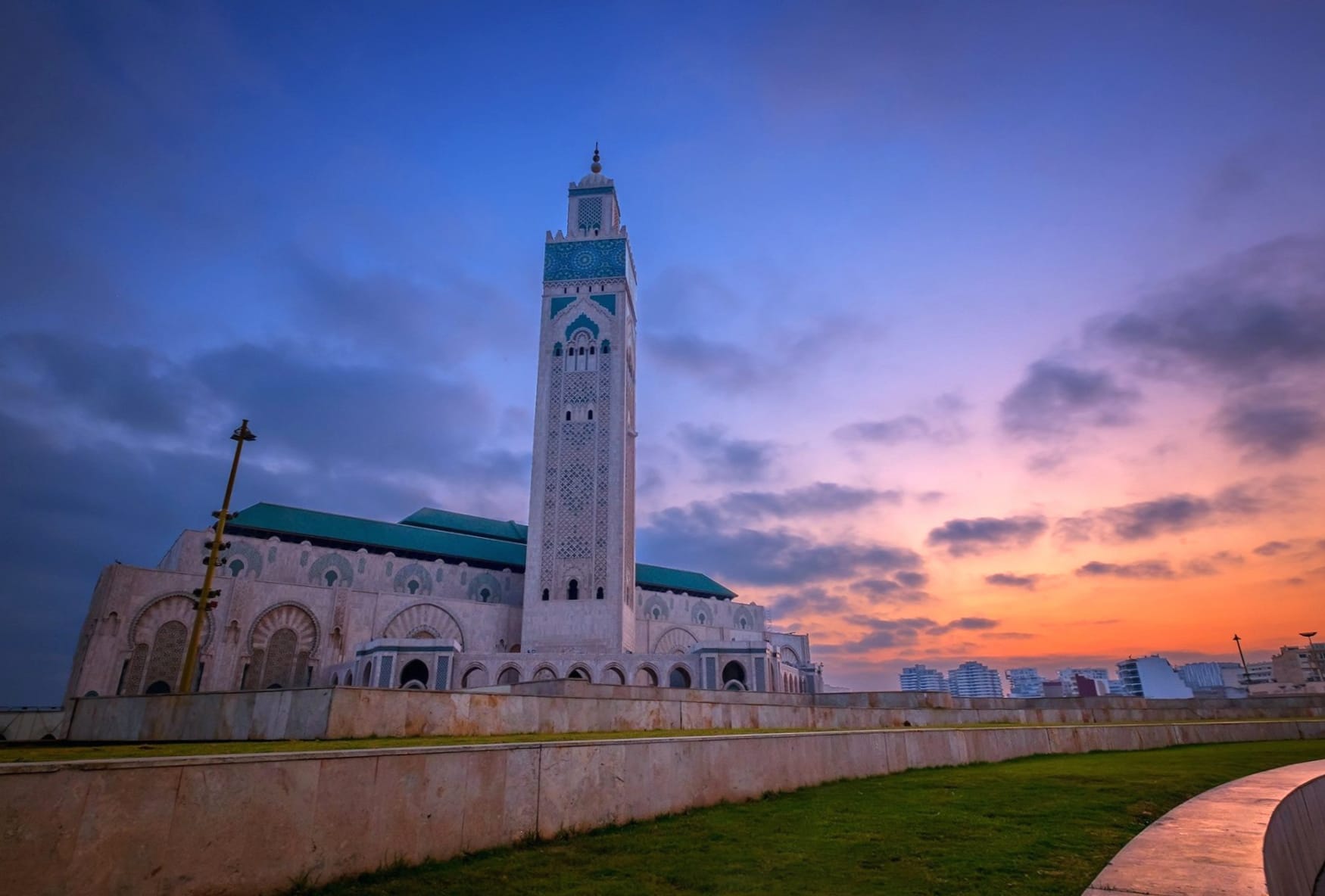 Hassan II Mosque at 1280 x 960 size wallpapers HD quality