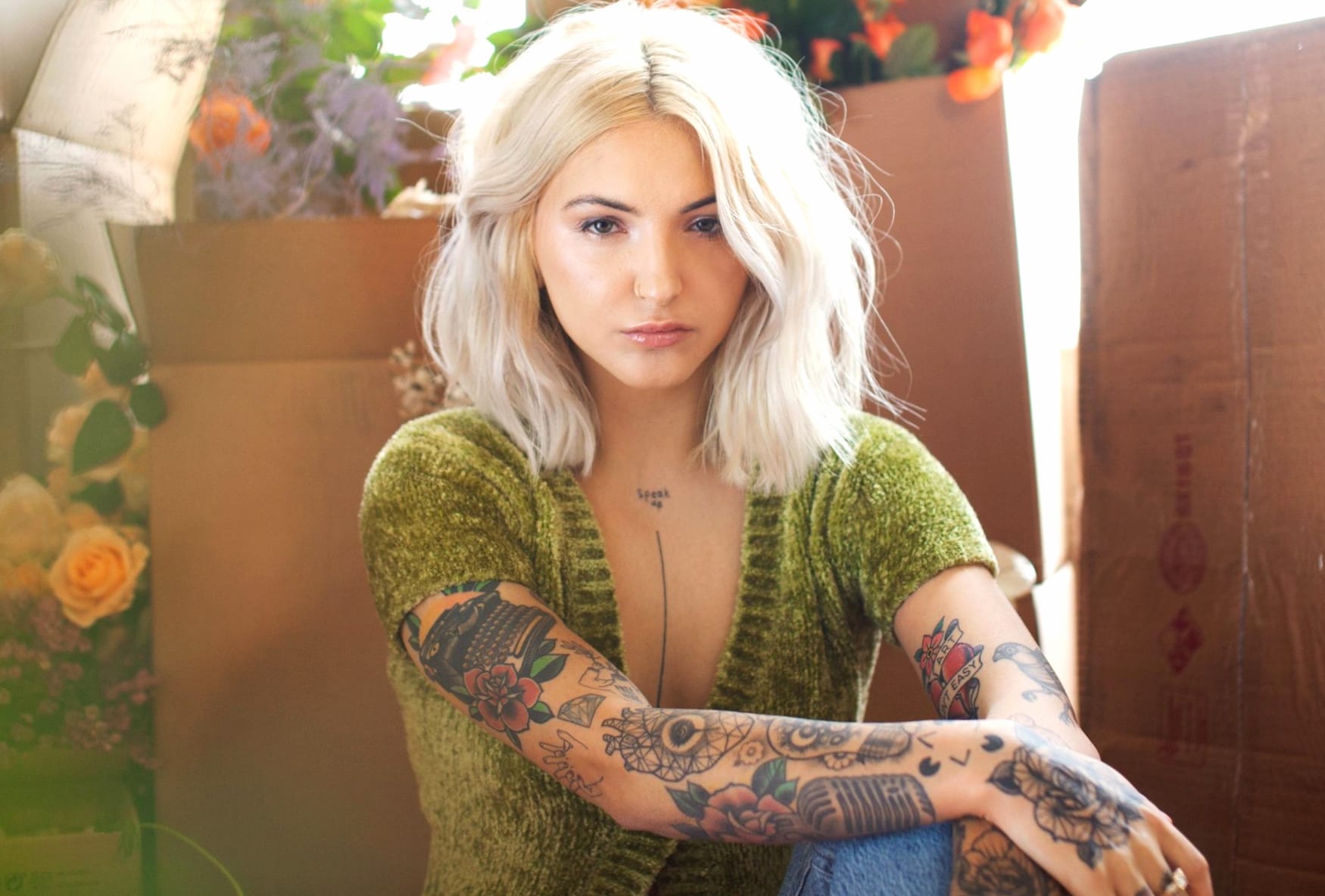 Julia Michaels at 1152 x 864 size wallpapers HD quality