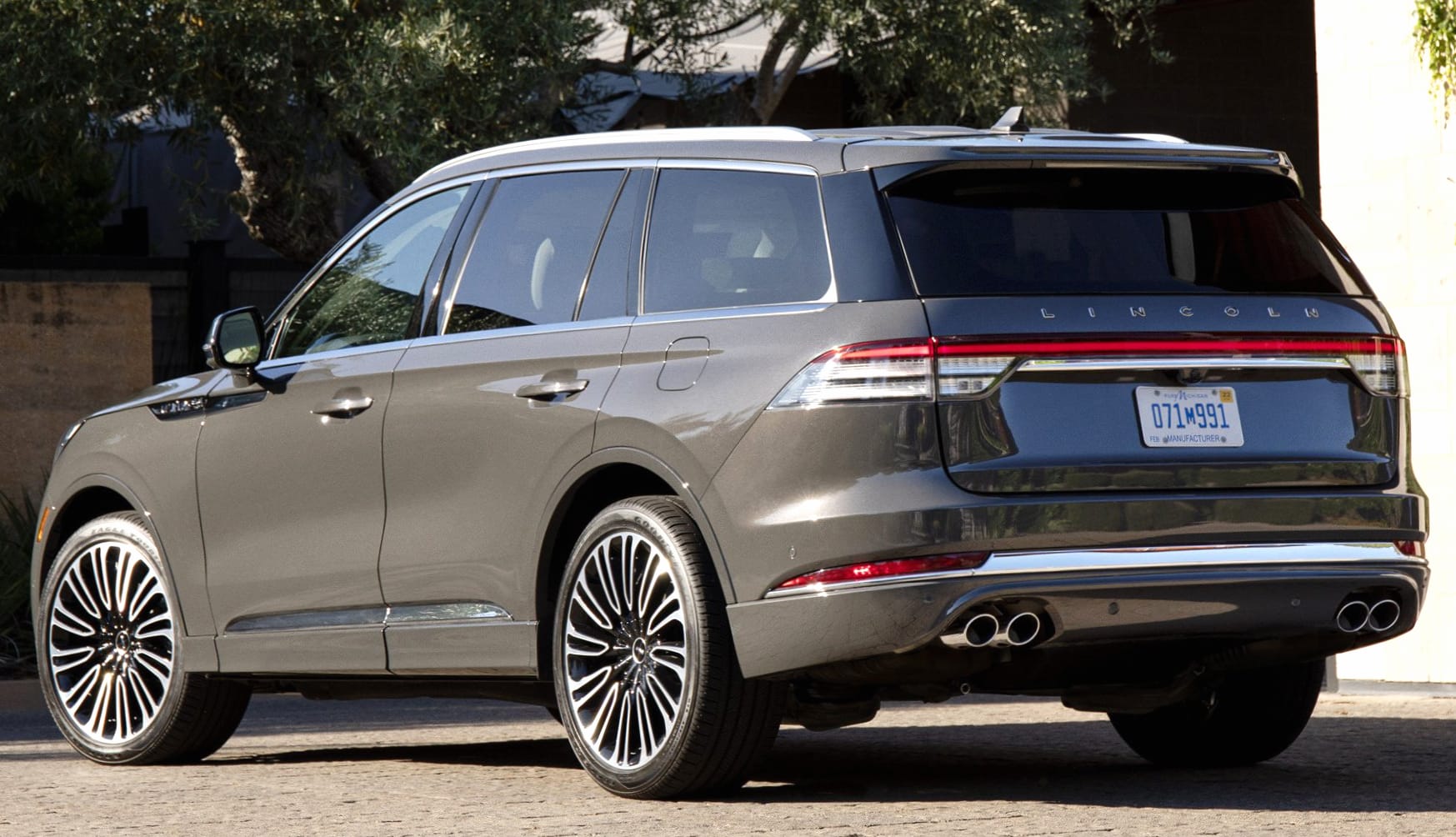 Lincoln Aviator Black Label at 750 x 1334 iPhone 6 size wallpapers HD quality