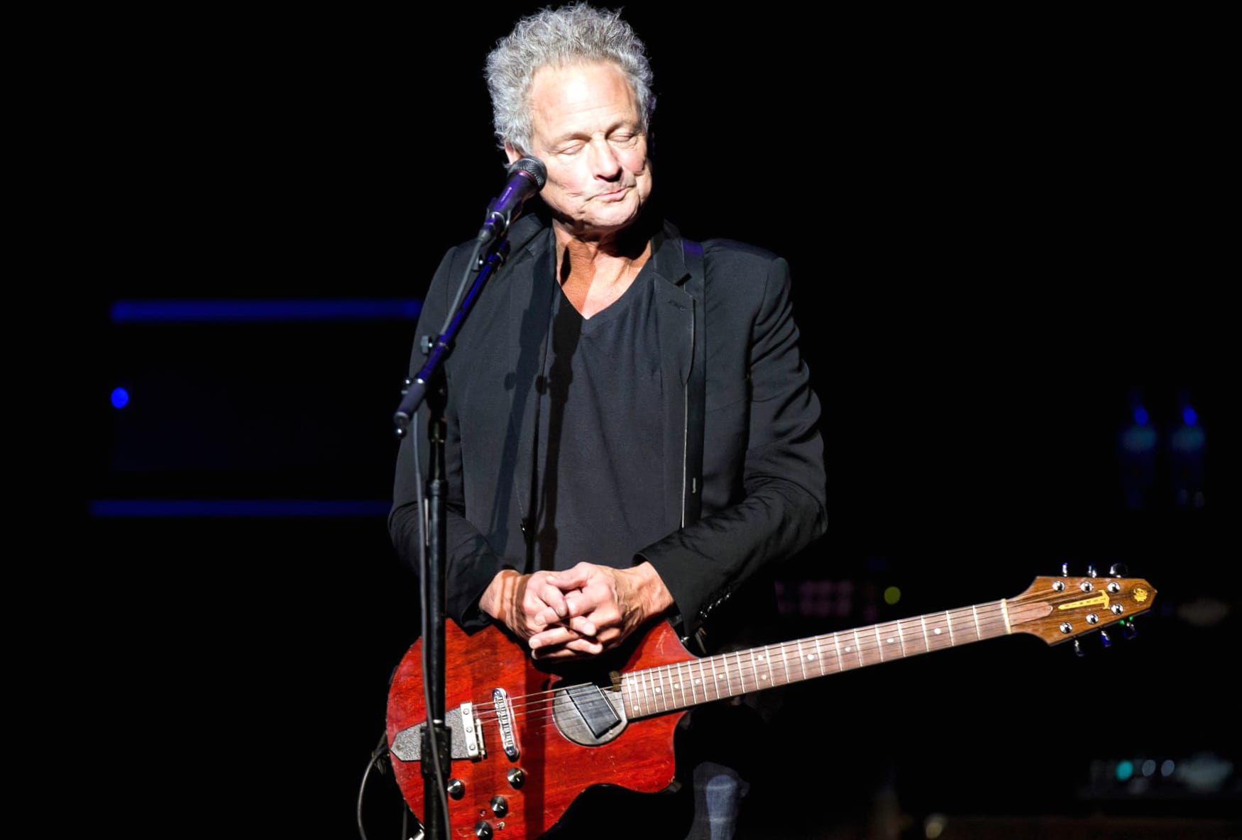 Lindsey Buckingham at 1024 x 1024 iPad size wallpapers HD quality