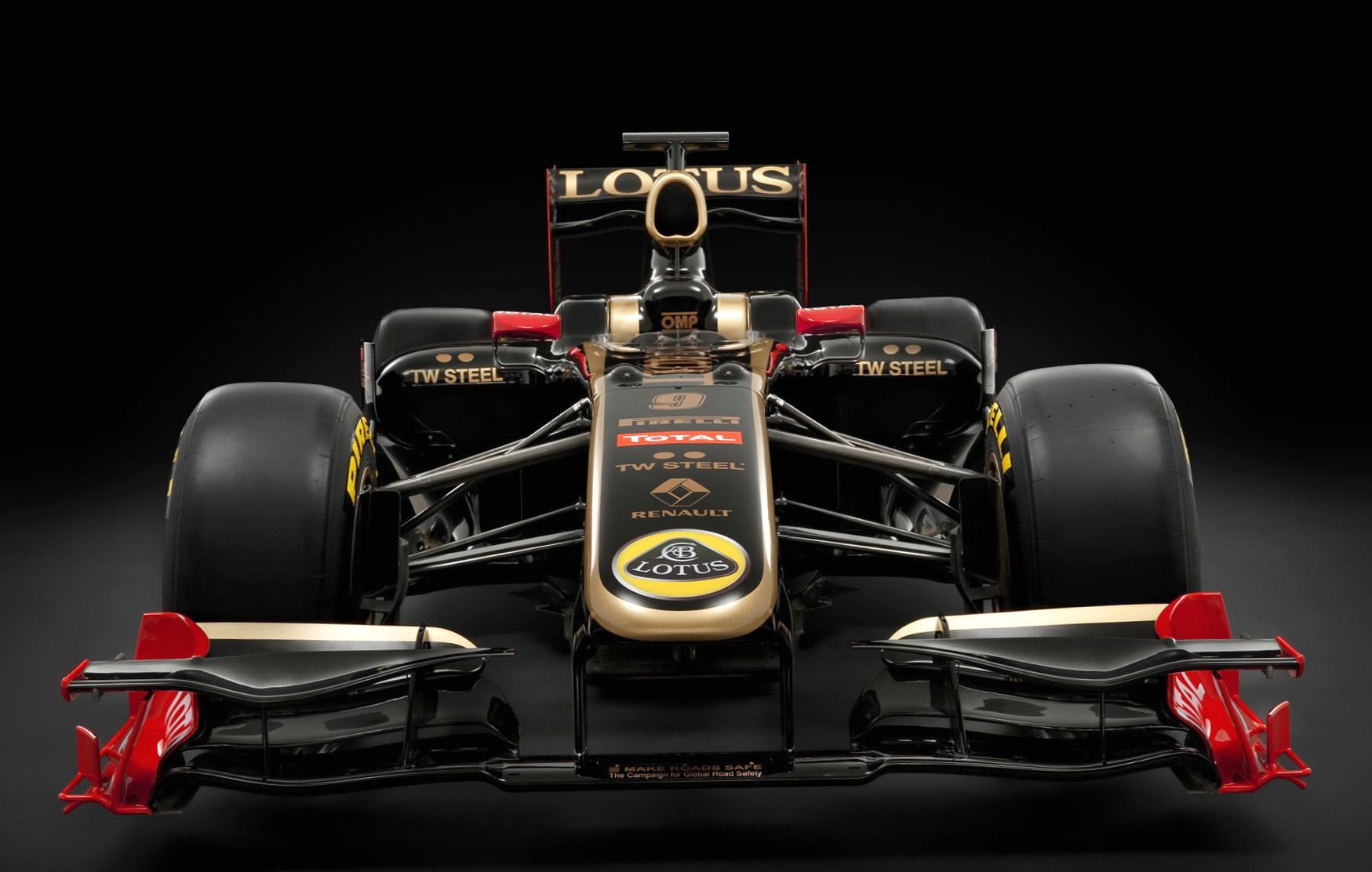 Lotus Renault R31 at 640 x 960 iPhone 4 size wallpapers HD quality
