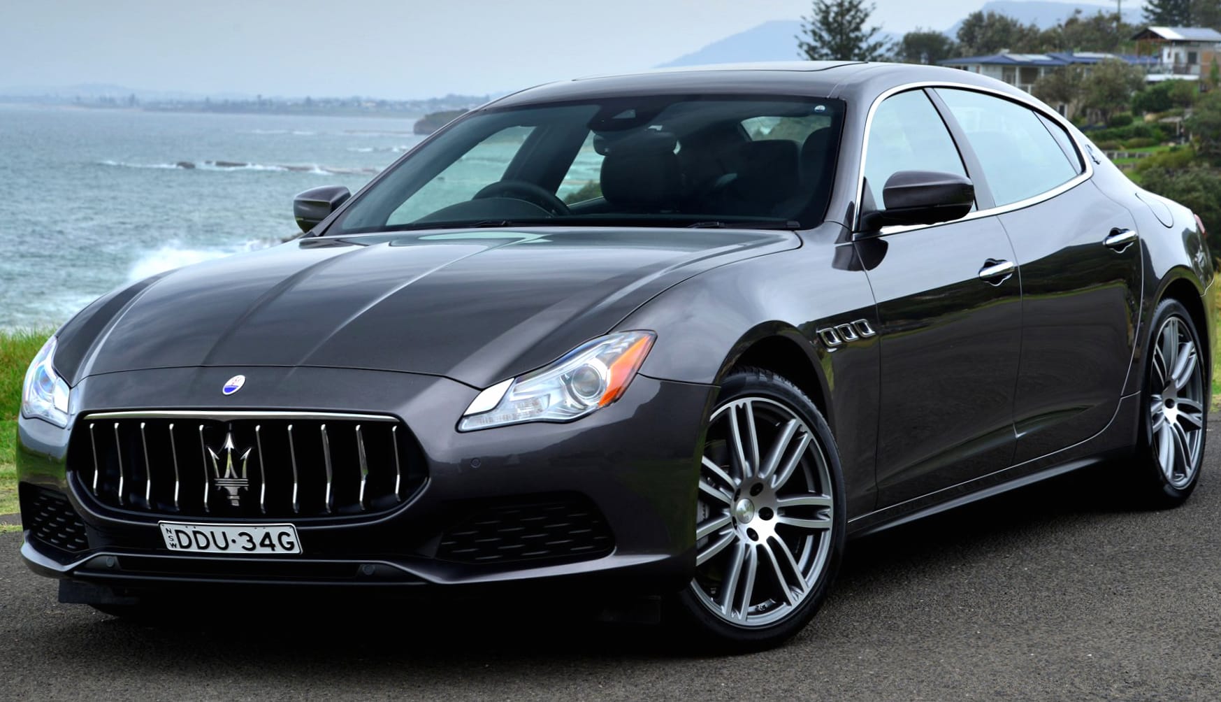 Maserati Quattroporte GranLusso at 1334 x 750 iPhone 7 size wallpapers HD quality