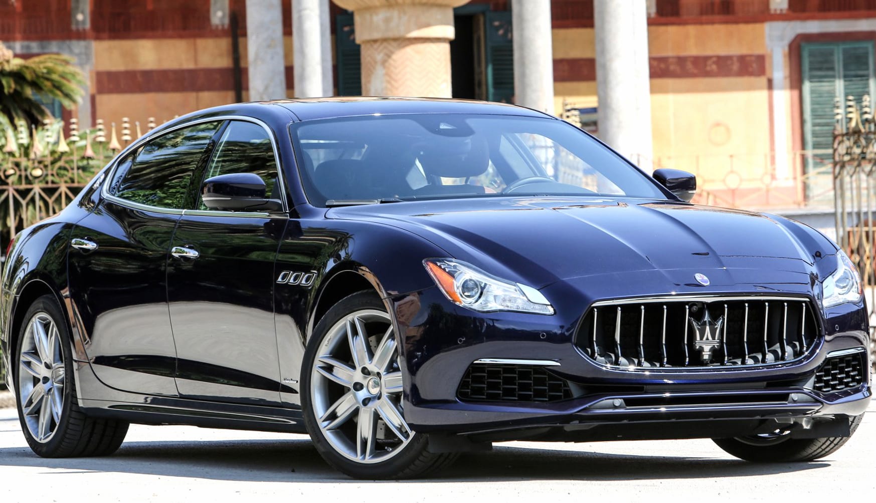 Maserati Quattroporte GTS GranLusso at 320 x 480 iPhone size wallpapers HD quality