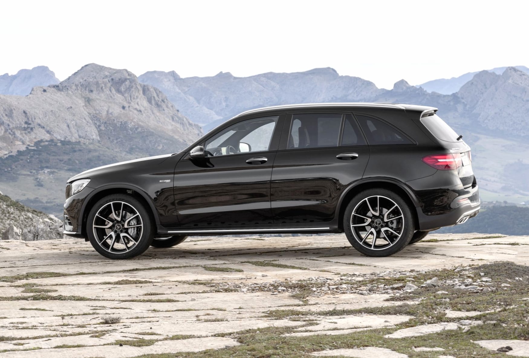 Mercedes-AMG GLC 43 at 1024 x 768 size wallpapers HD quality