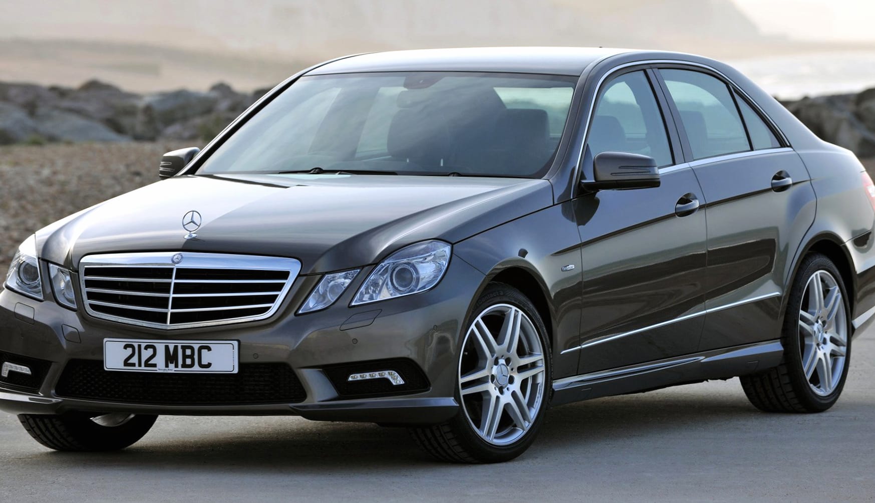 Mercedes-Benz E 220 CDI AMG Styling at 1024 x 1024 iPad size wallpapers HD quality