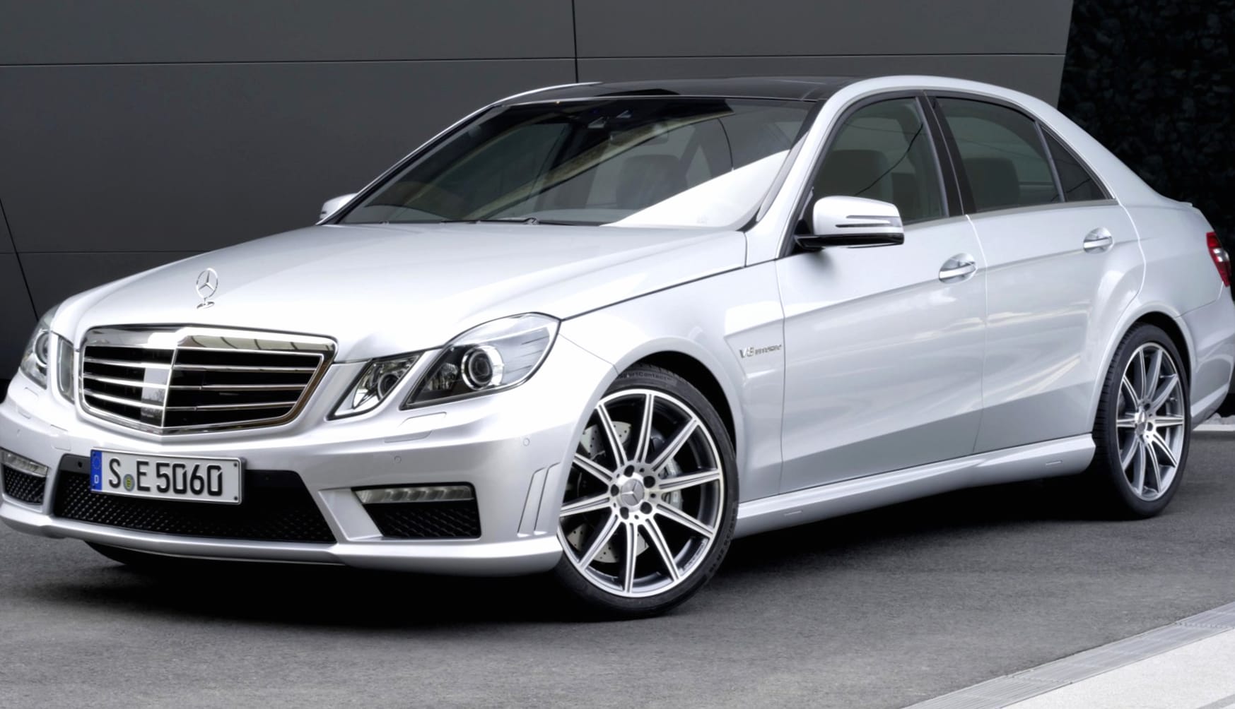 Mercedes-Benz E 63 AMG at 640 x 1136 iPhone 5 size wallpapers HD quality