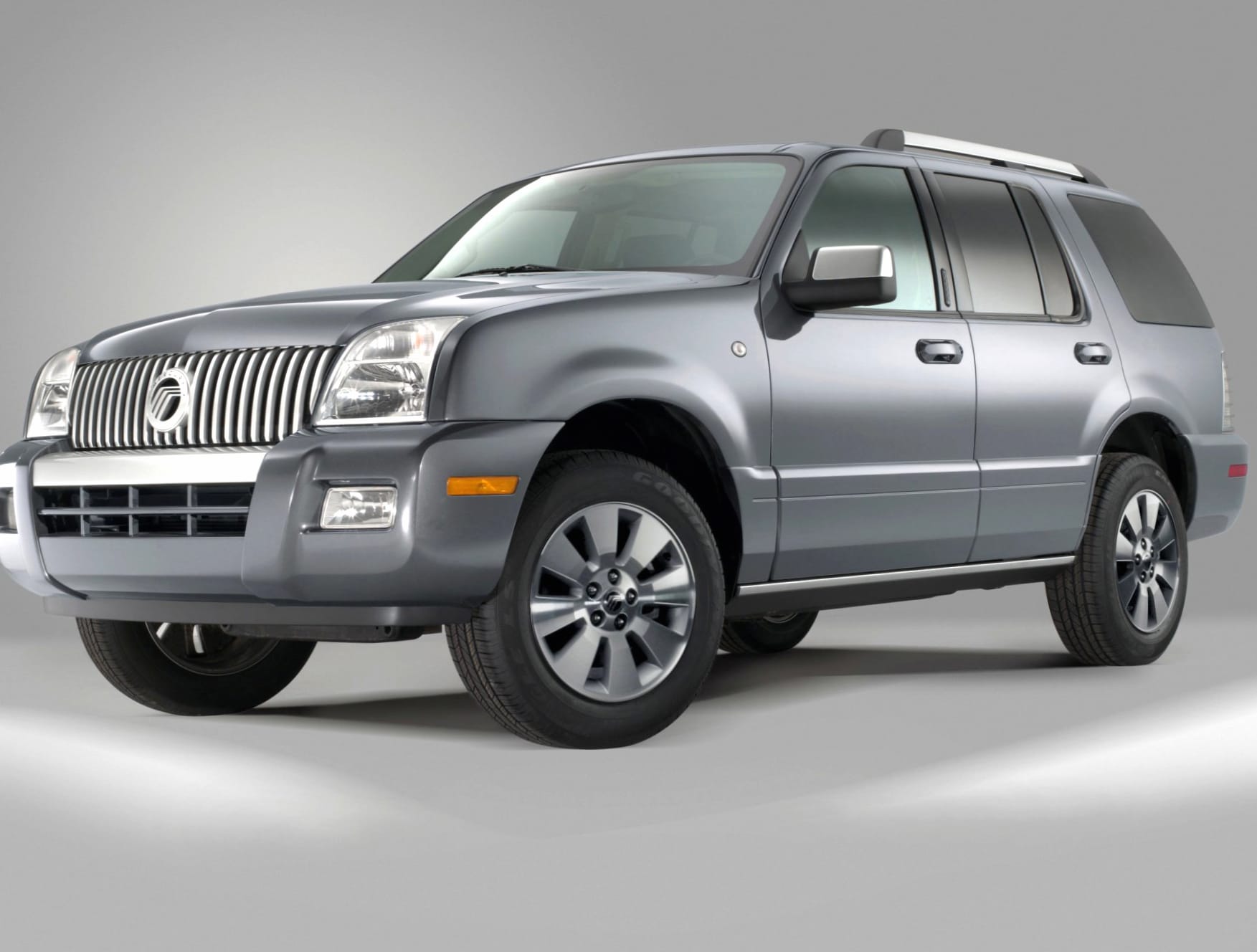 Mercury Mountaineer at 640 x 1136 iPhone 5 size wallpapers HD quality