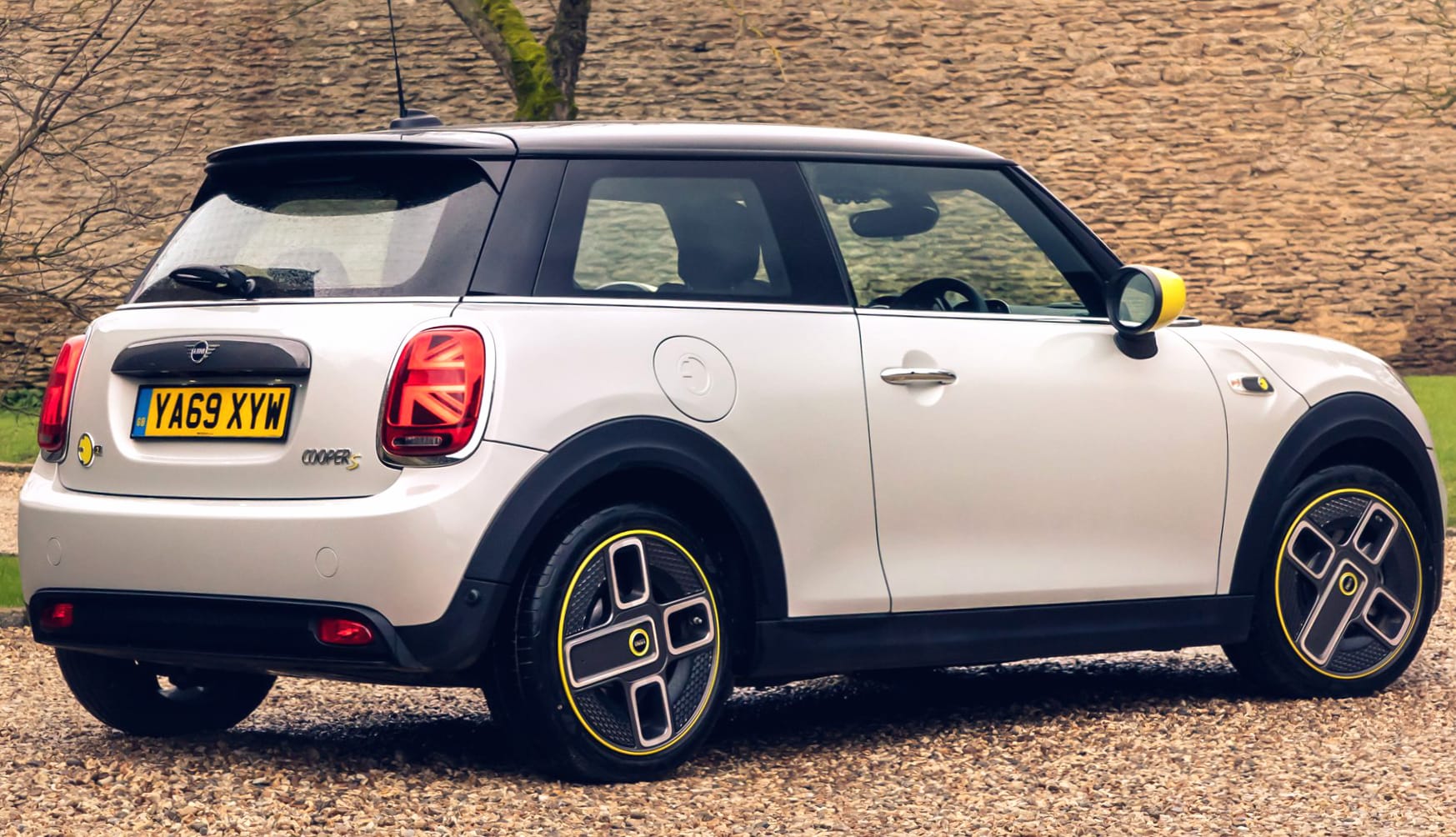 Mini Cooper S E at 1024 x 1024 iPad size wallpapers HD quality