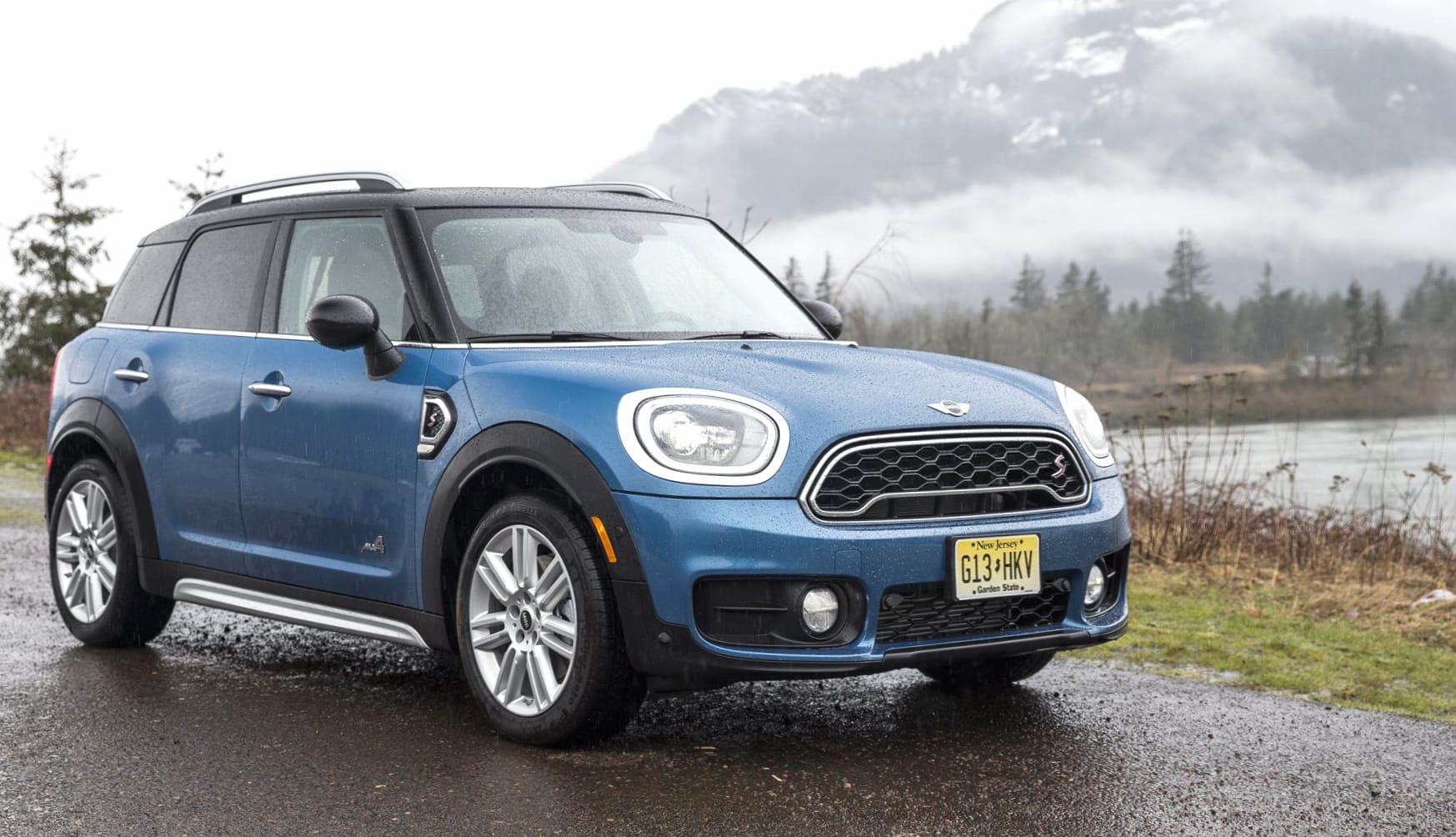 Mini Countryman at 640 x 1136 iPhone 5 size wallpapers HD quality