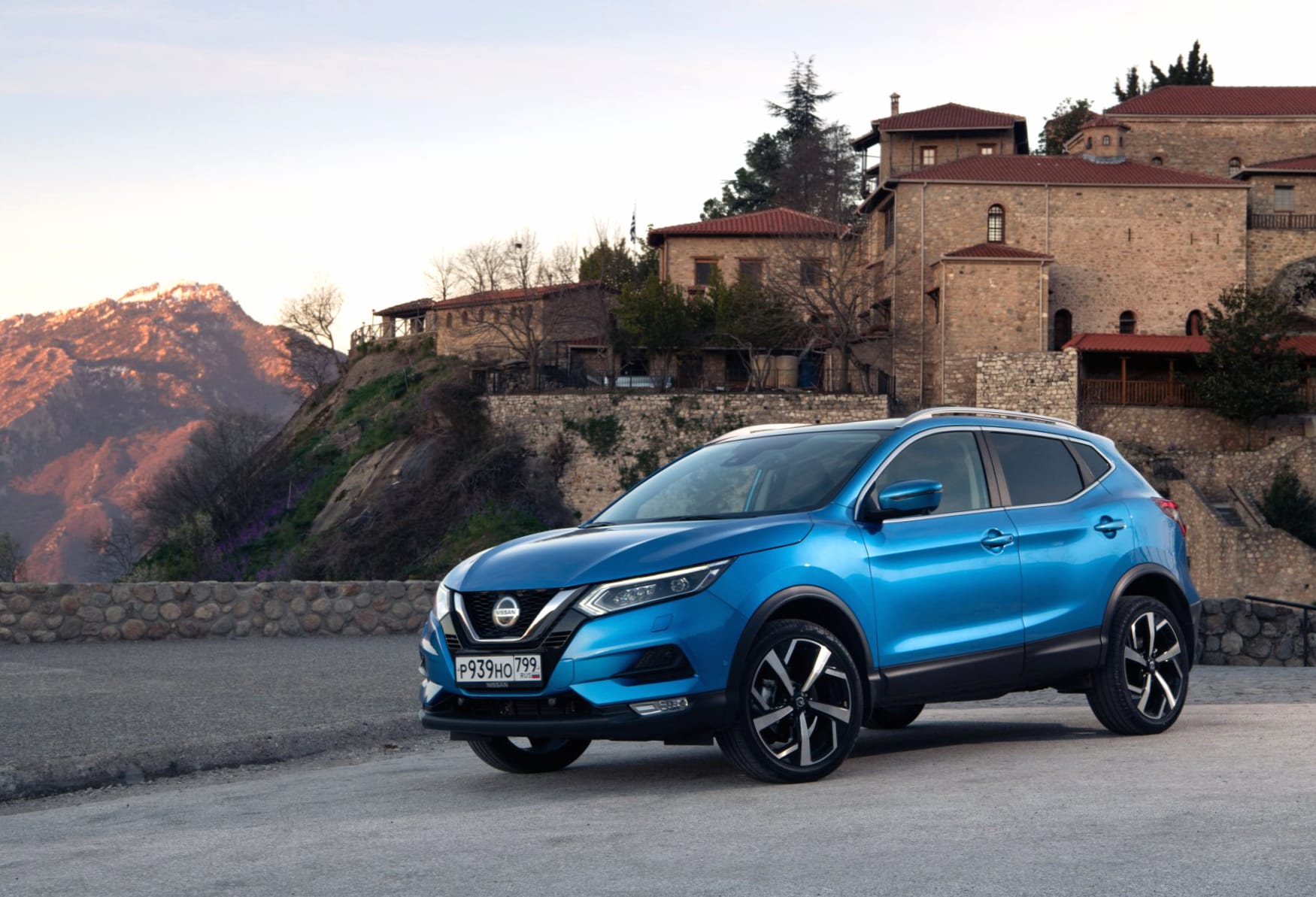 Nissan Qashqai at 750 x 1334 iPhone 6 size wallpapers HD quality