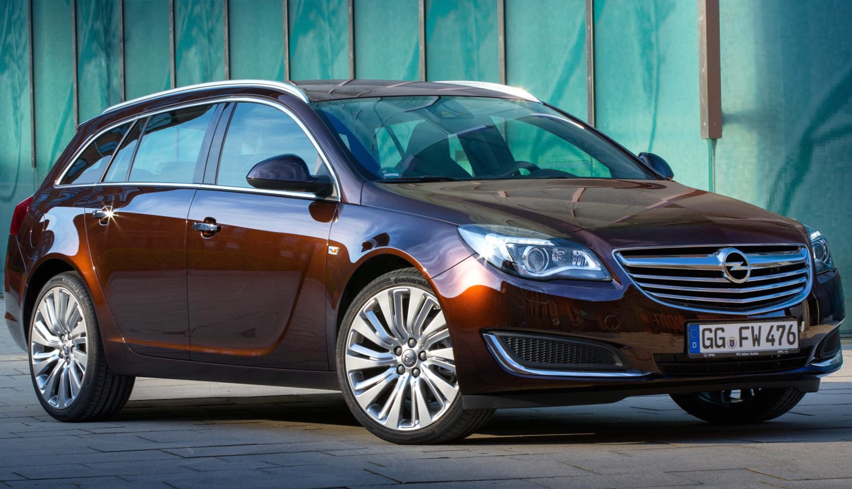Opel Insignia Sports Tourer at 1600 x 1200 size wallpapers HD quality