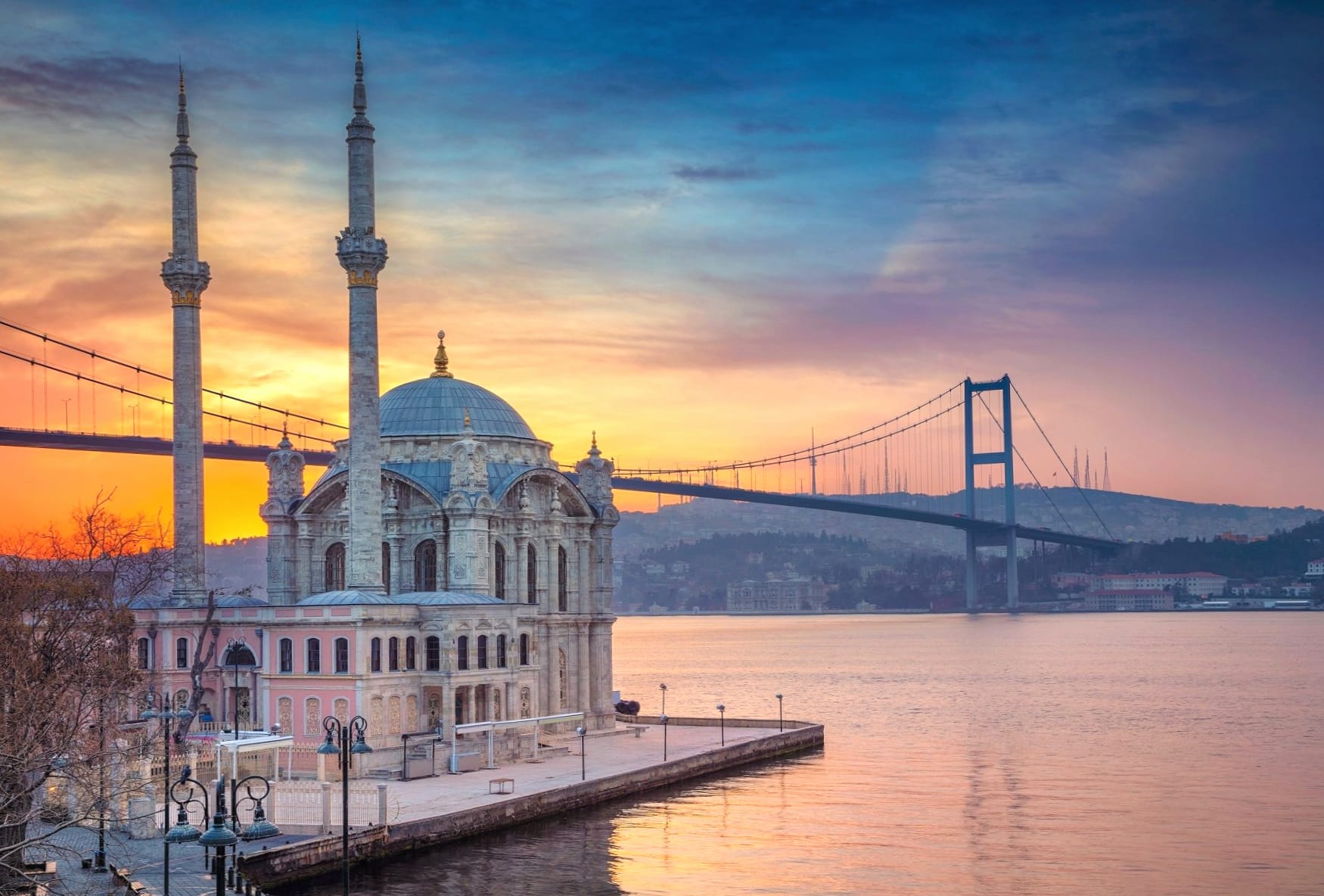 Ortakoy Mosque at 2048 x 2048 iPad size wallpapers HD quality