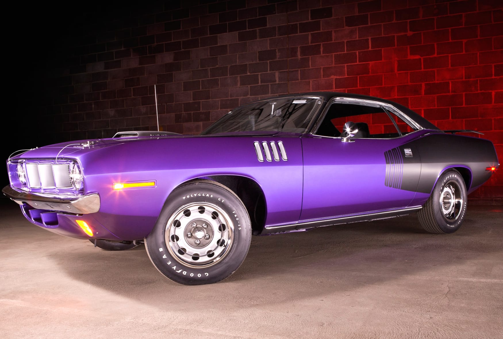 Plymouth Hemi Cuda at 1600 x 1200 size wallpapers HD quality