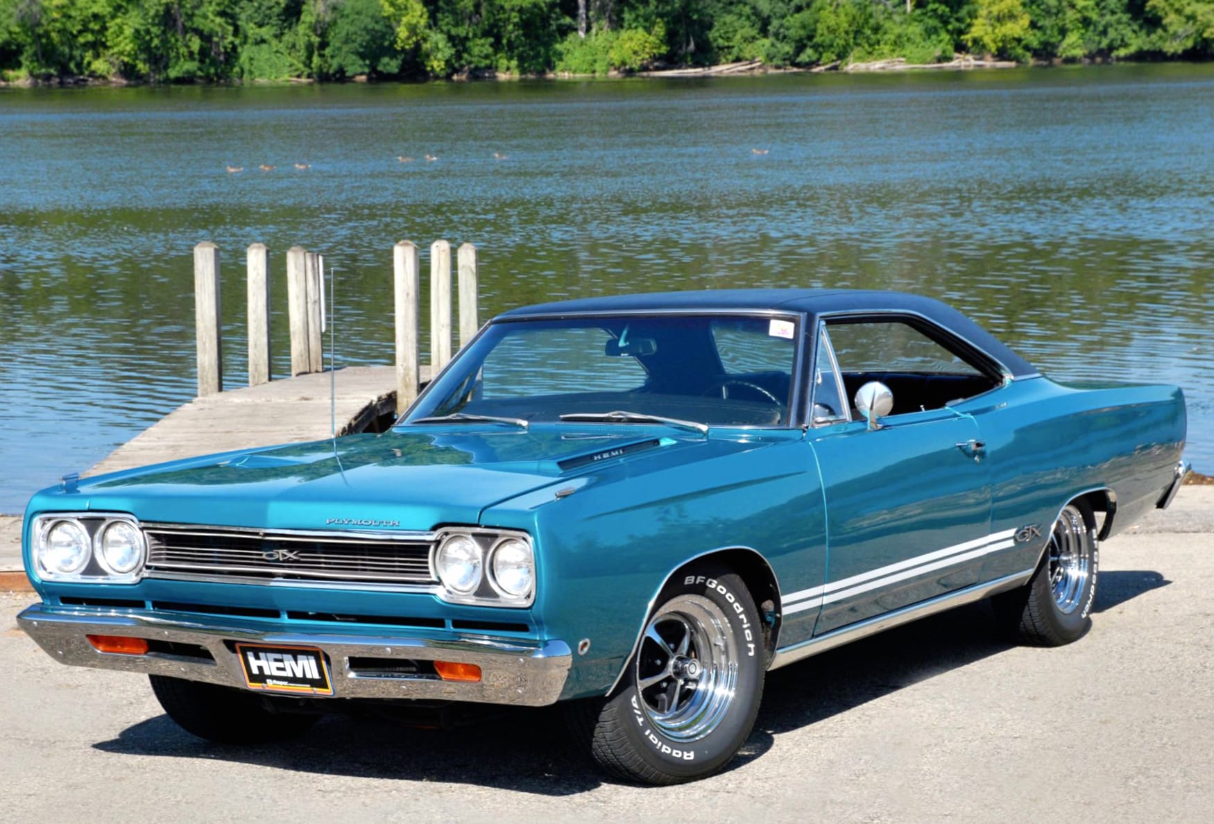 Plymouth Hemi GTX at 1334 x 750 iPhone 7 size wallpapers HD quality