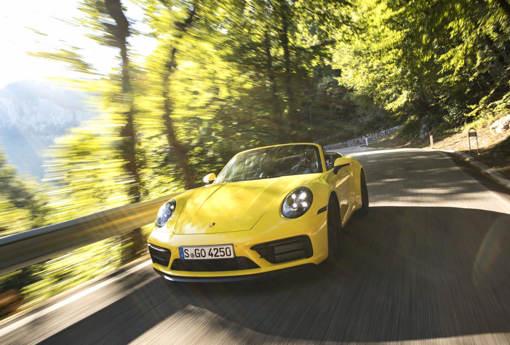 Porsche 911 Carrera GTS at 1600 x 1200 size wallpapers HD quality