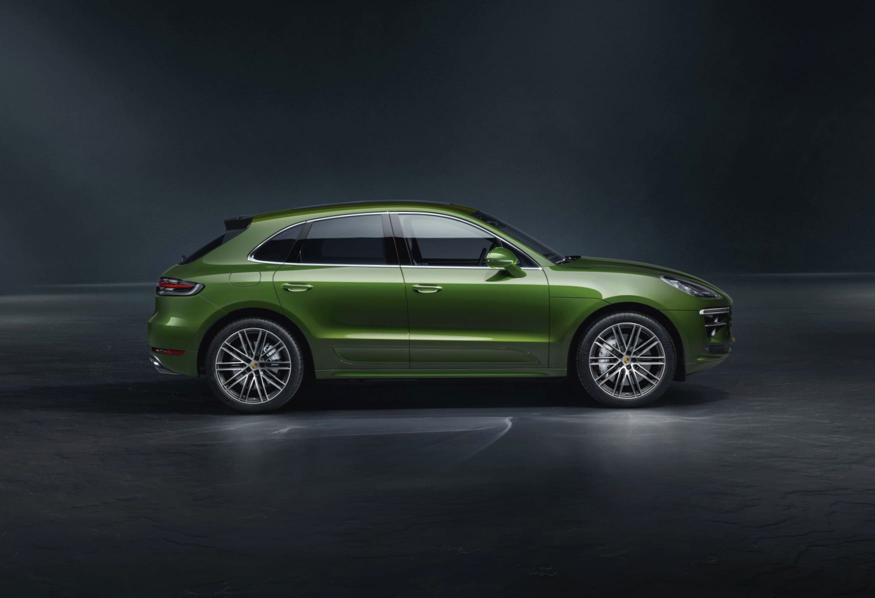 Porsche Macan Turbo at 640 x 1136 iPhone 5 size wallpapers HD quality