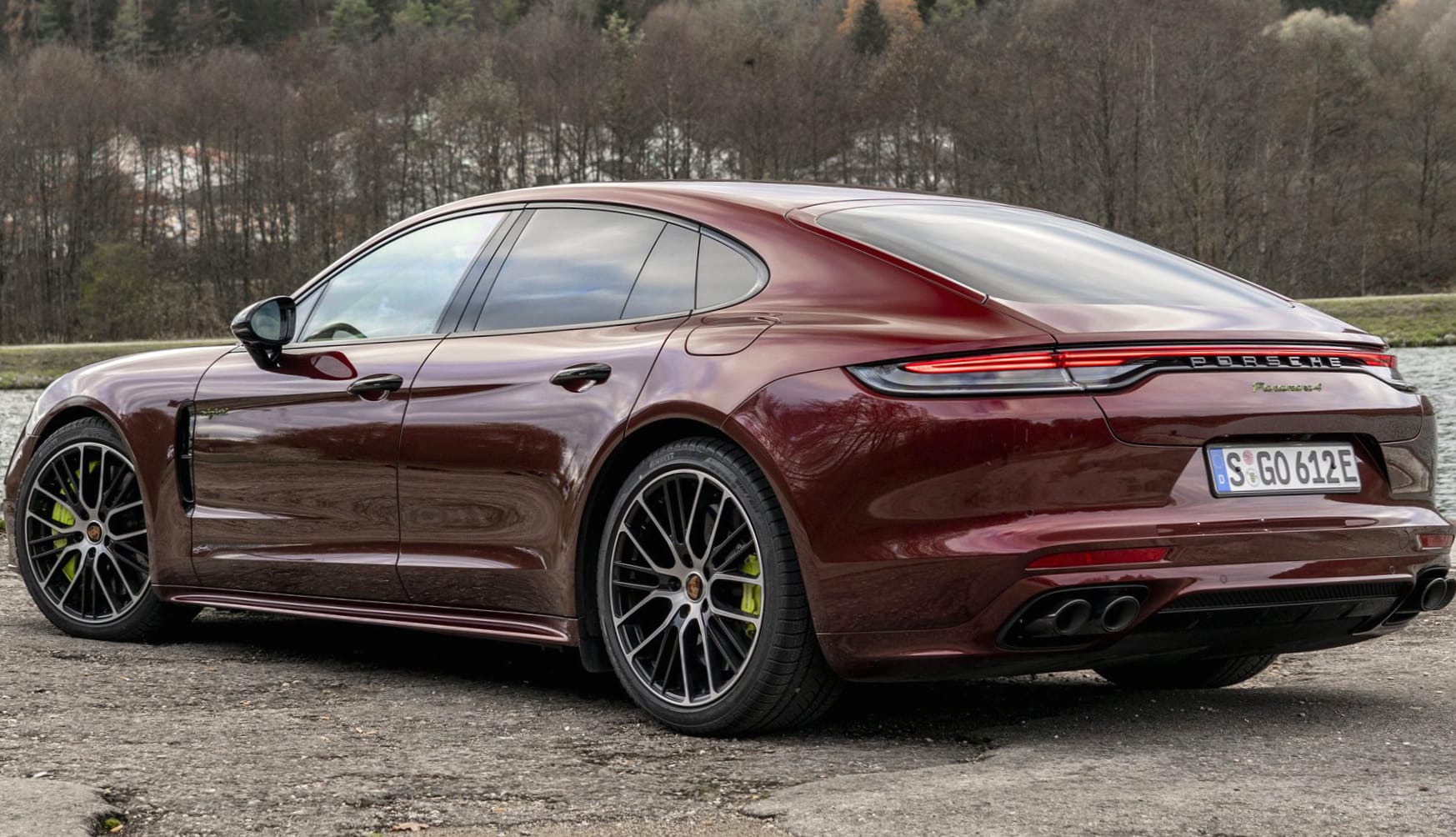 Porsche Panamera 4 E-Hybrid at 640 x 1136 iPhone 5 size wallpapers HD quality