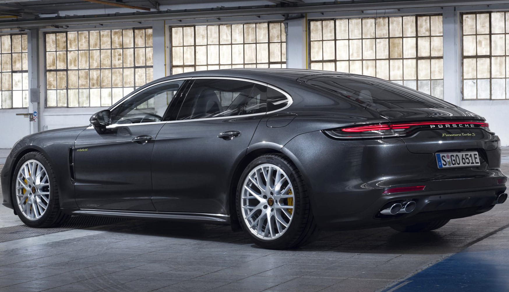 Porsche Panamera Turbo S E-Hybrid Executive at 1334 x 750 iPhone 7 size wallpapers HD quality