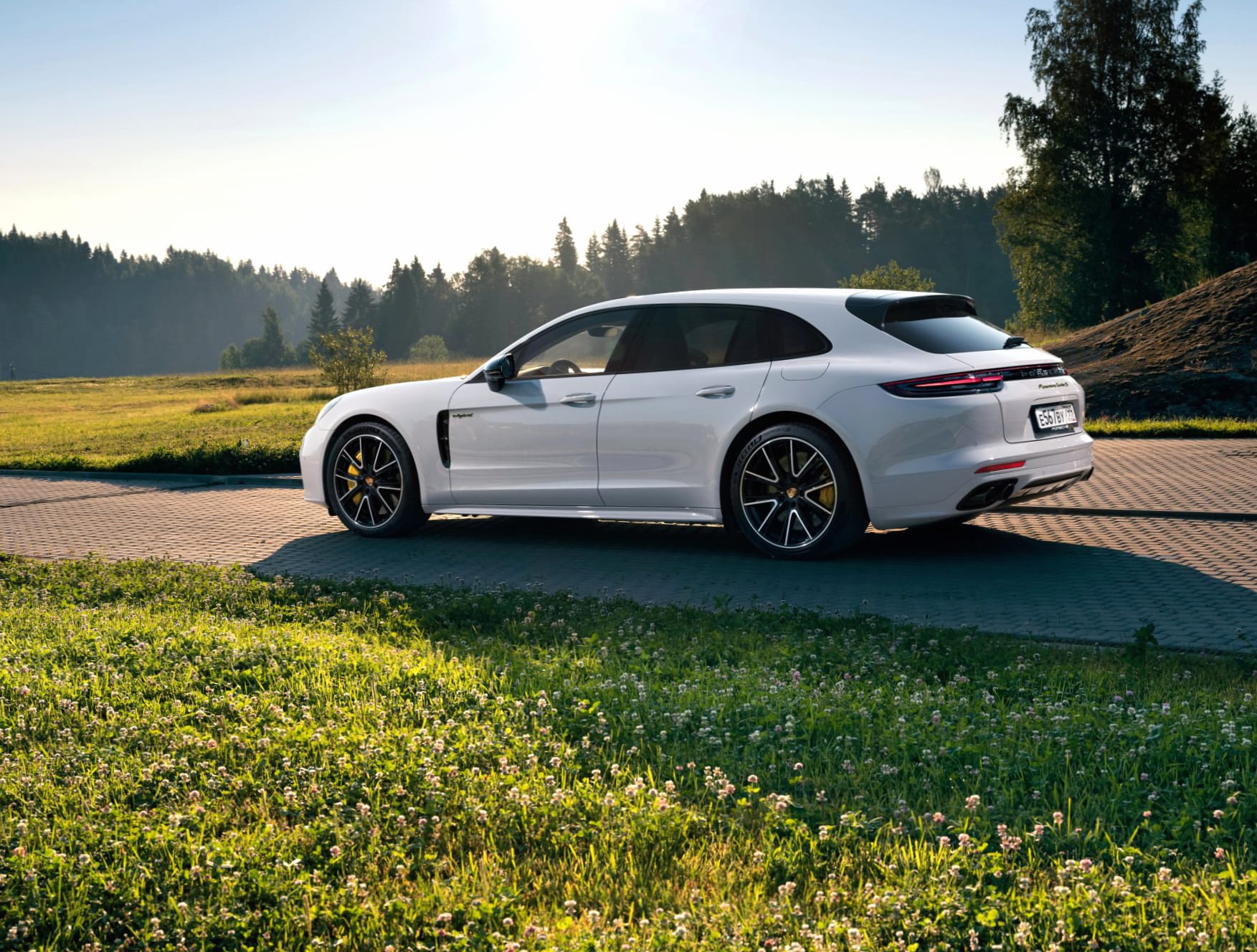 Porsche Panamera Turbo S Sport Turismo at 640 x 1136 iPhone 5 size wallpapers HD quality