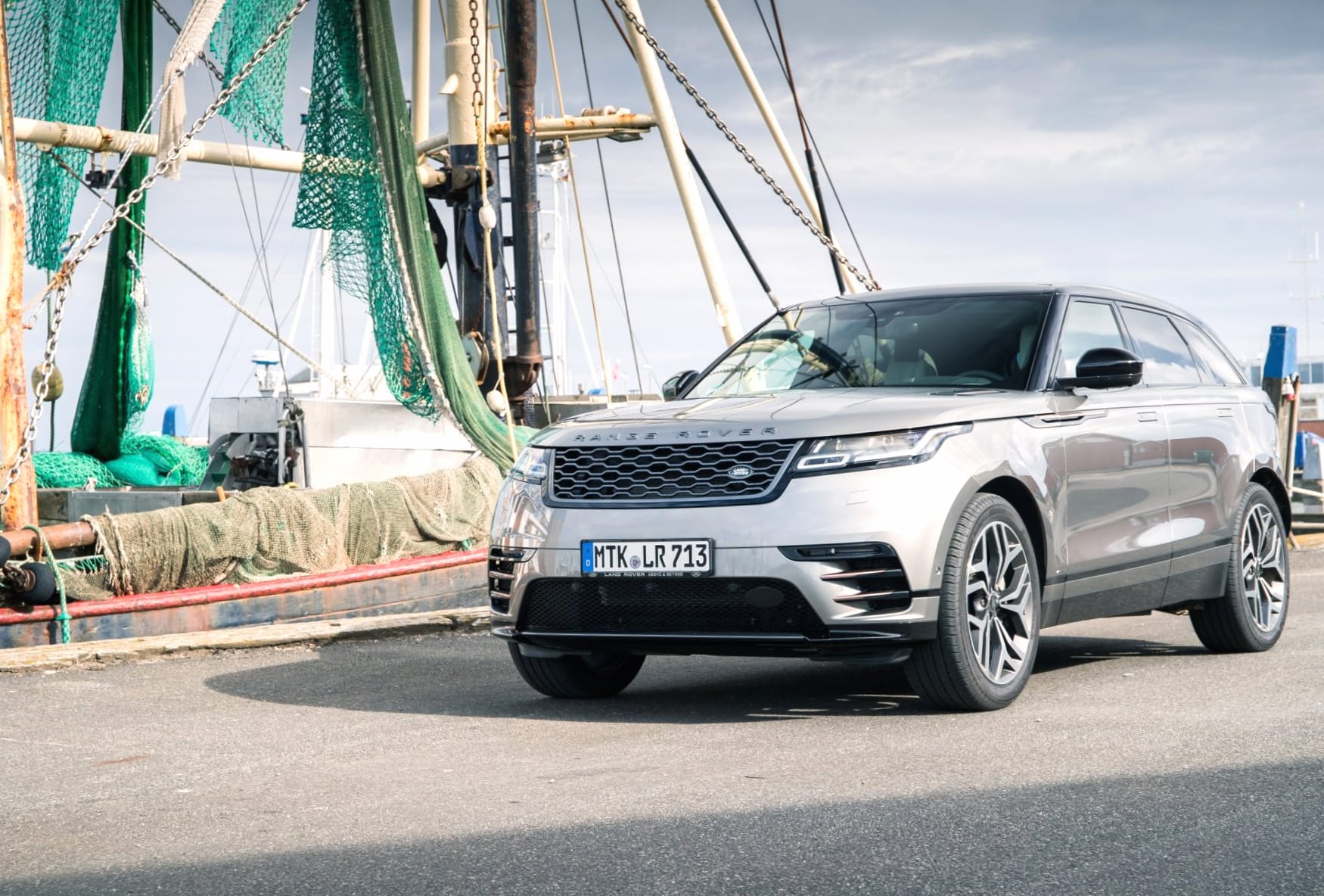 Range Rover Velar at 1024 x 1024 iPad size wallpapers HD quality