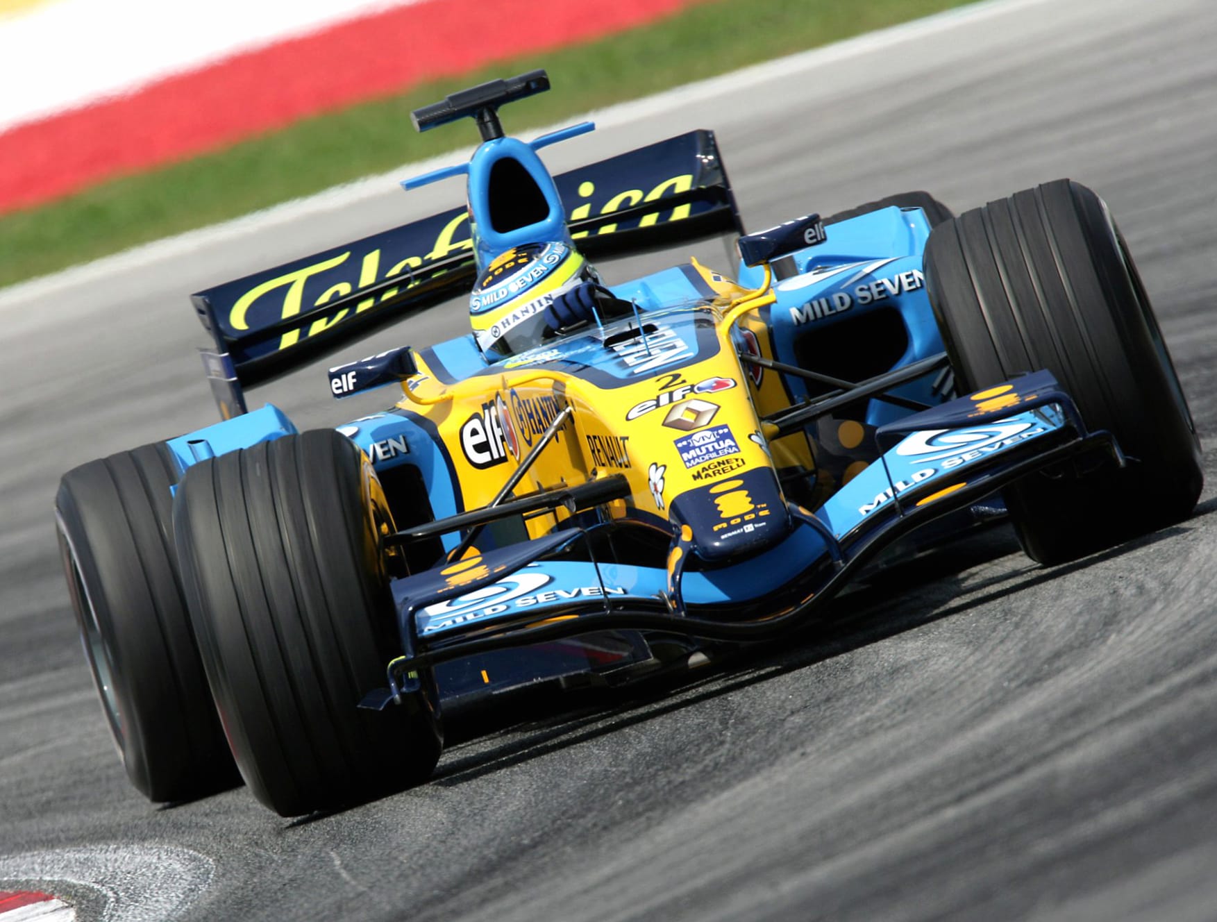 Renault R26 at 1152 x 864 size wallpapers HD quality