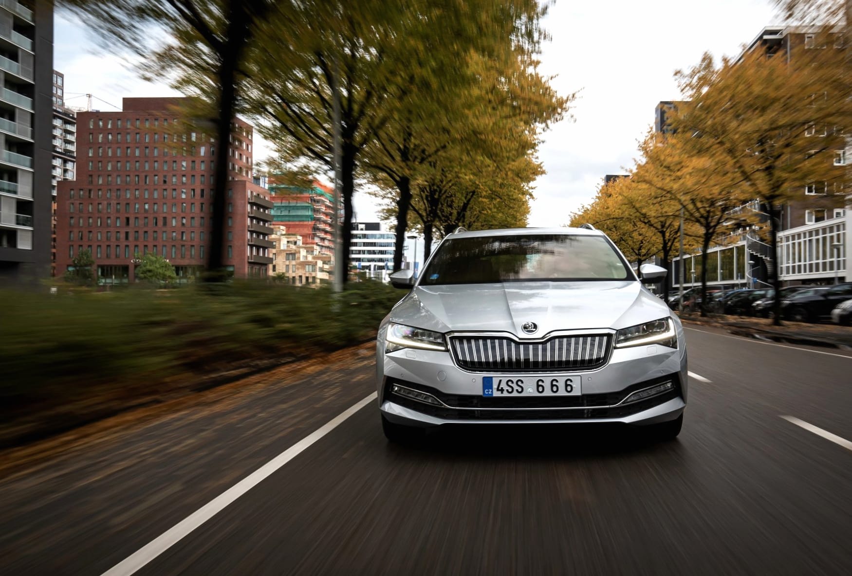 Skoda Superb Combi at 1280 x 960 size wallpapers HD quality