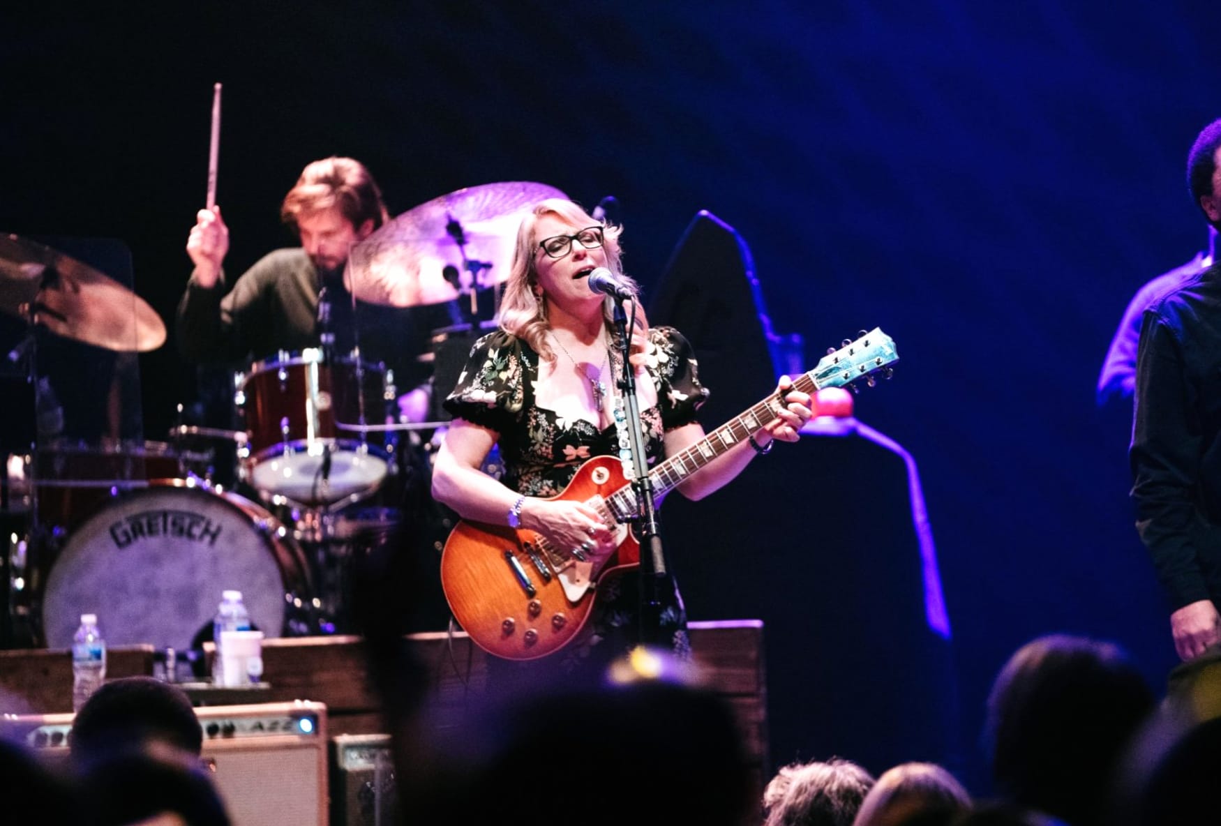 Tedeschi Trucks Band at 750 x 1334 iPhone 6 size wallpapers HD quality