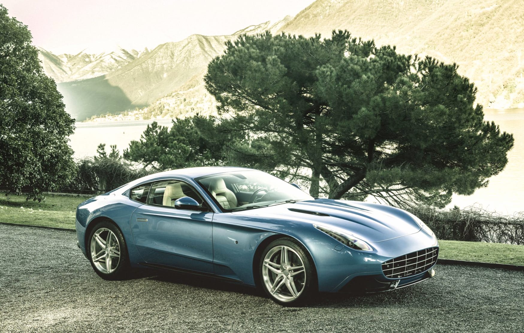 Touring Berlinetta Lusso at 750 x 1334 iPhone 6 size wallpapers HD quality