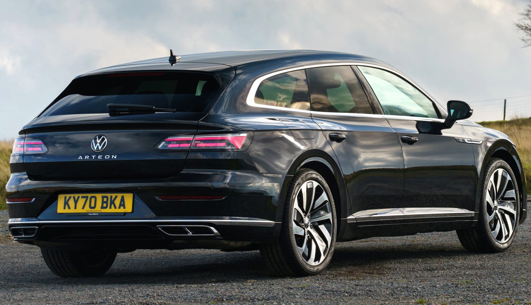 Volkswagen Arteon Shooting Brake R-Line at 1280 x 960 size wallpapers HD quality