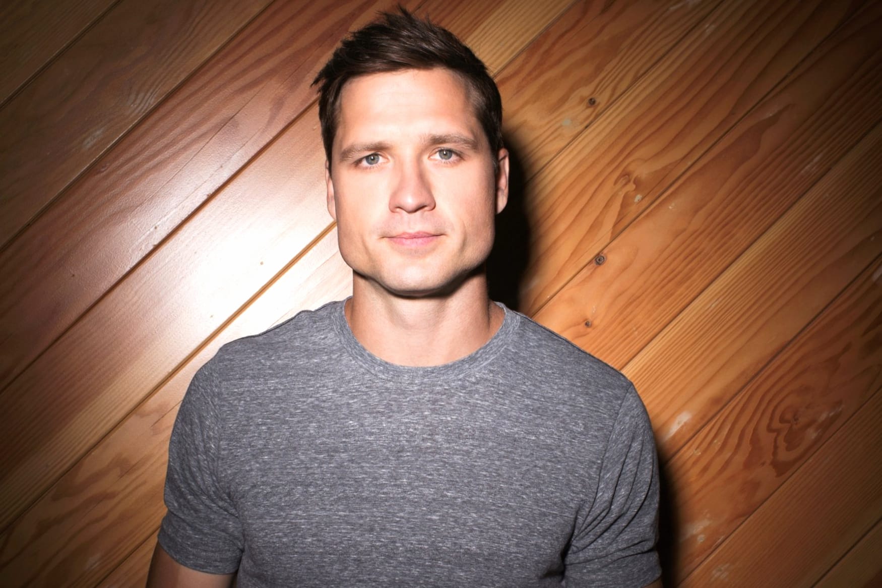 Walker Hayes at 1600 x 1200 size wallpapers HD quality