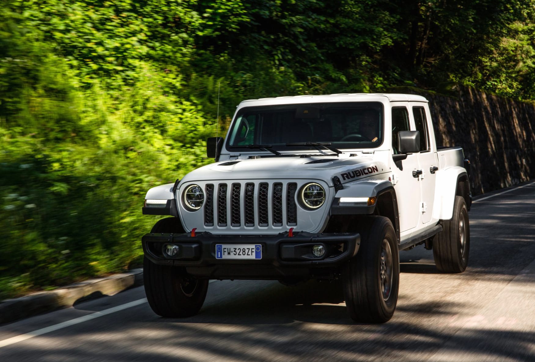 Jeep Rubicon пикап белый