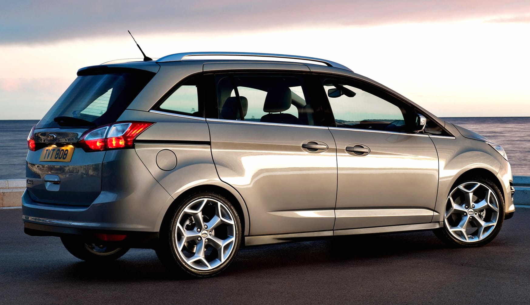 Ford Grand C-MAX at 1600 x 1200 size wallpapers HD quality