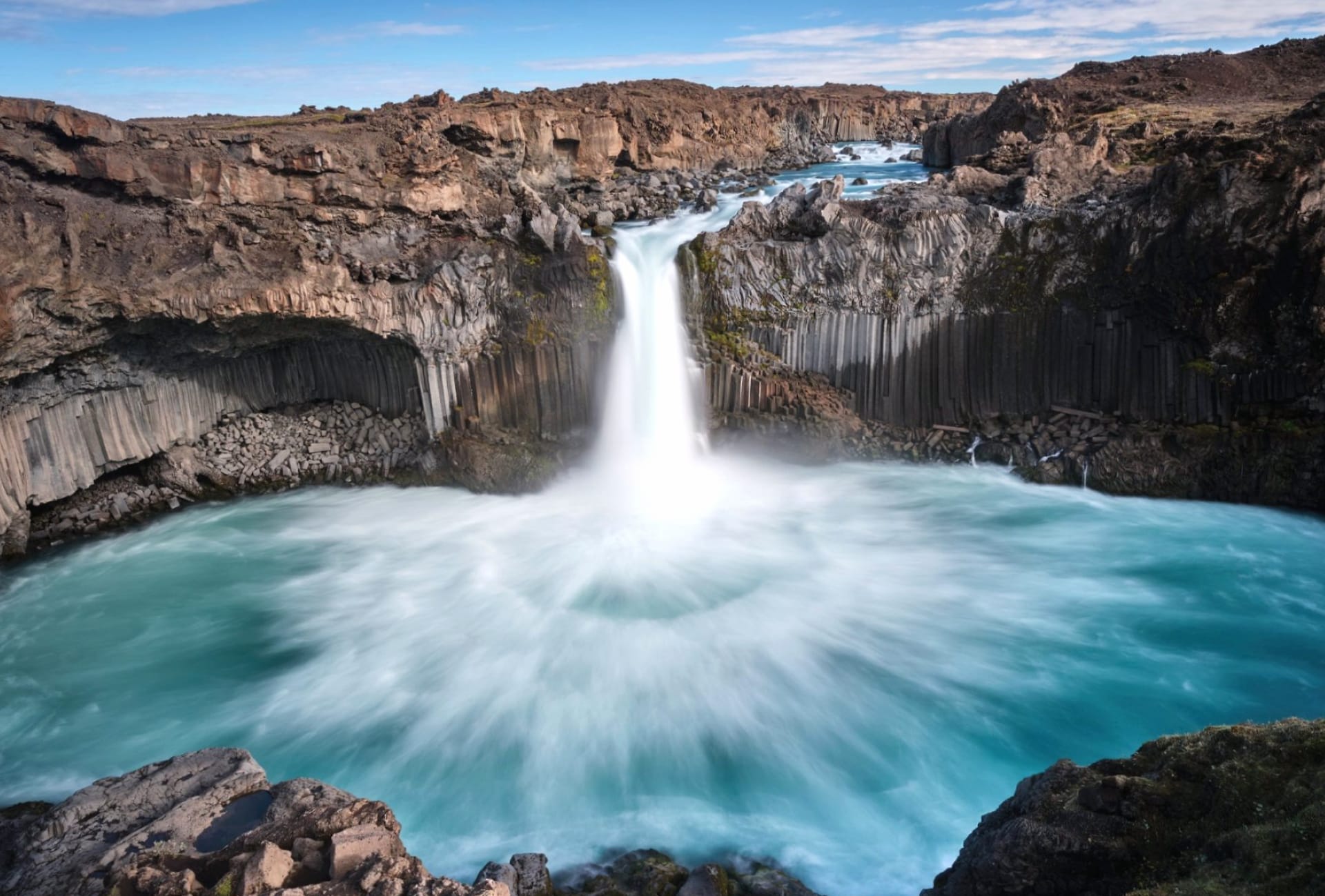 Aldeyjarfoss at 640 x 960 iPhone 4 size wallpapers HD quality