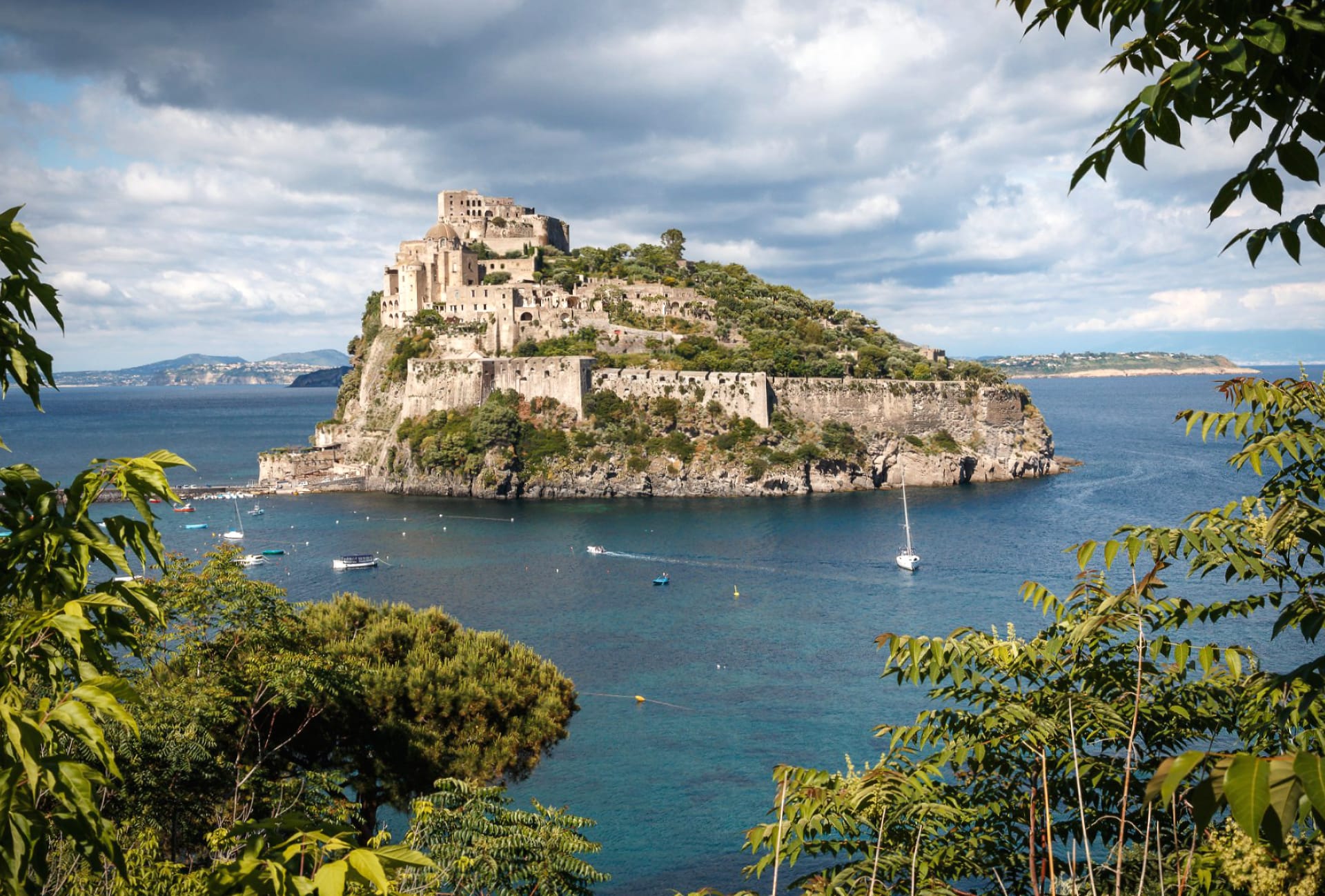Aragonese Castle at 2048 x 2048 iPad size wallpapers HD quality