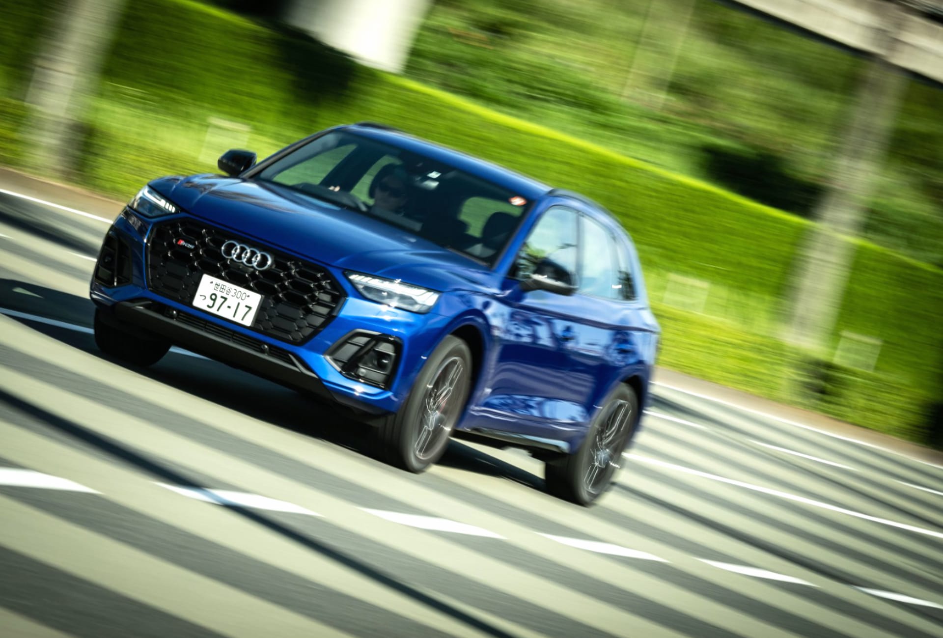 Audi SQ5 3.0 TFSI at 320 x 480 iPhone size wallpapers HD quality