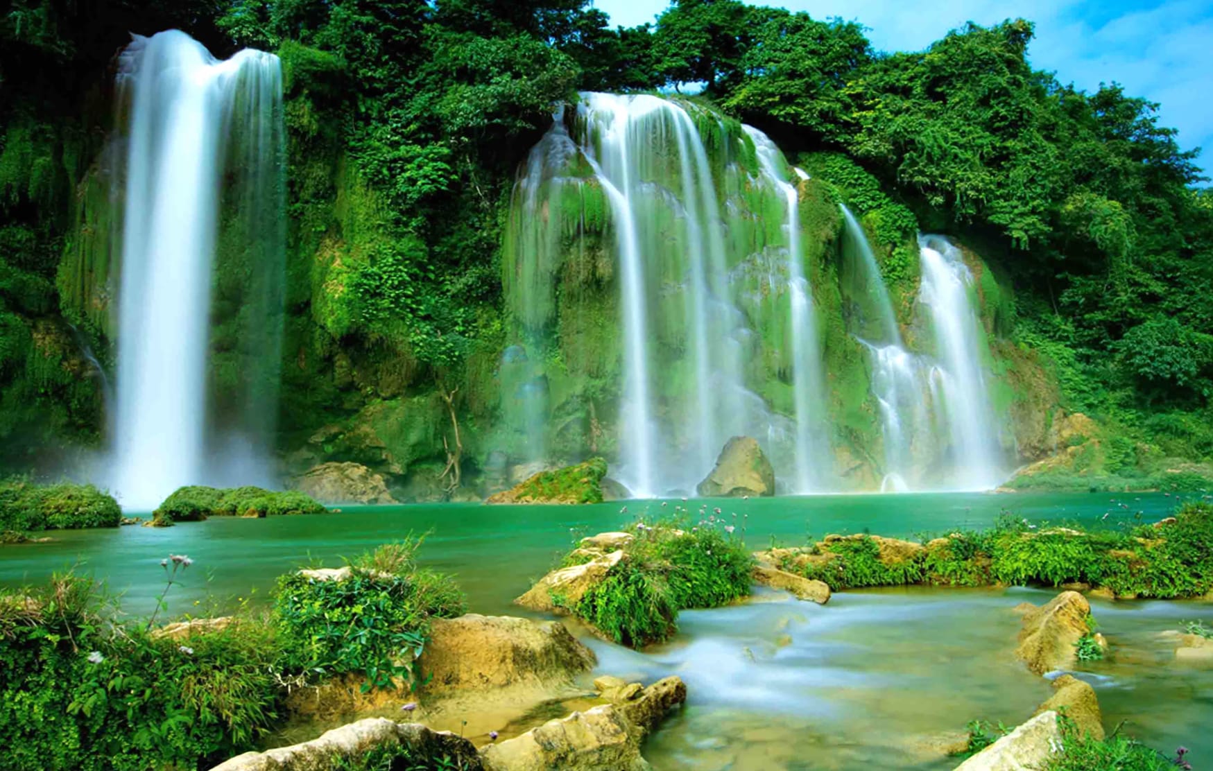 Ban Gioc Detian Falls at 750 x 1334 iPhone 6 size wallpapers HD quality
