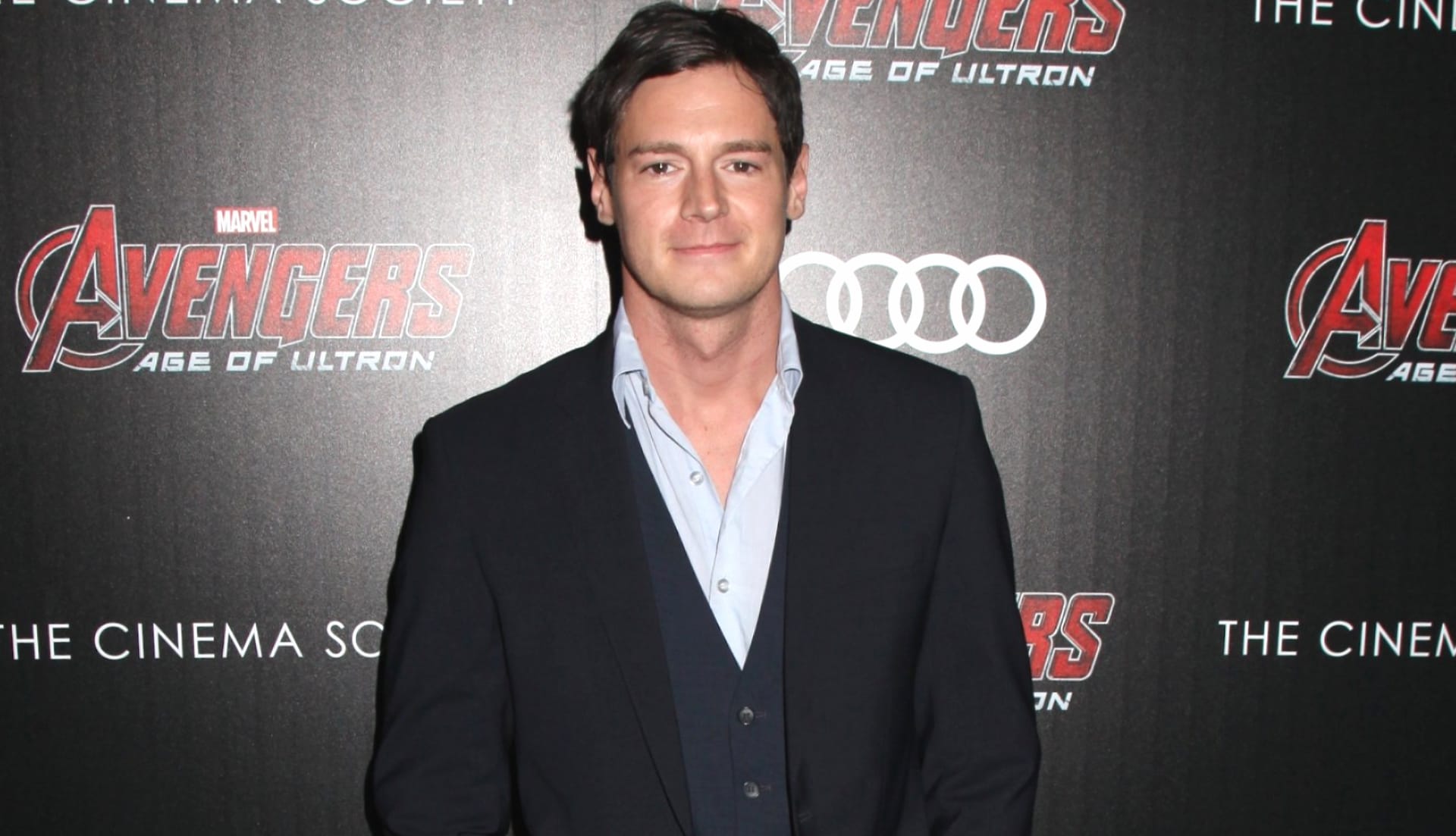 Benjamin Walker at 640 x 1136 iPhone 5 size wallpapers HD quality