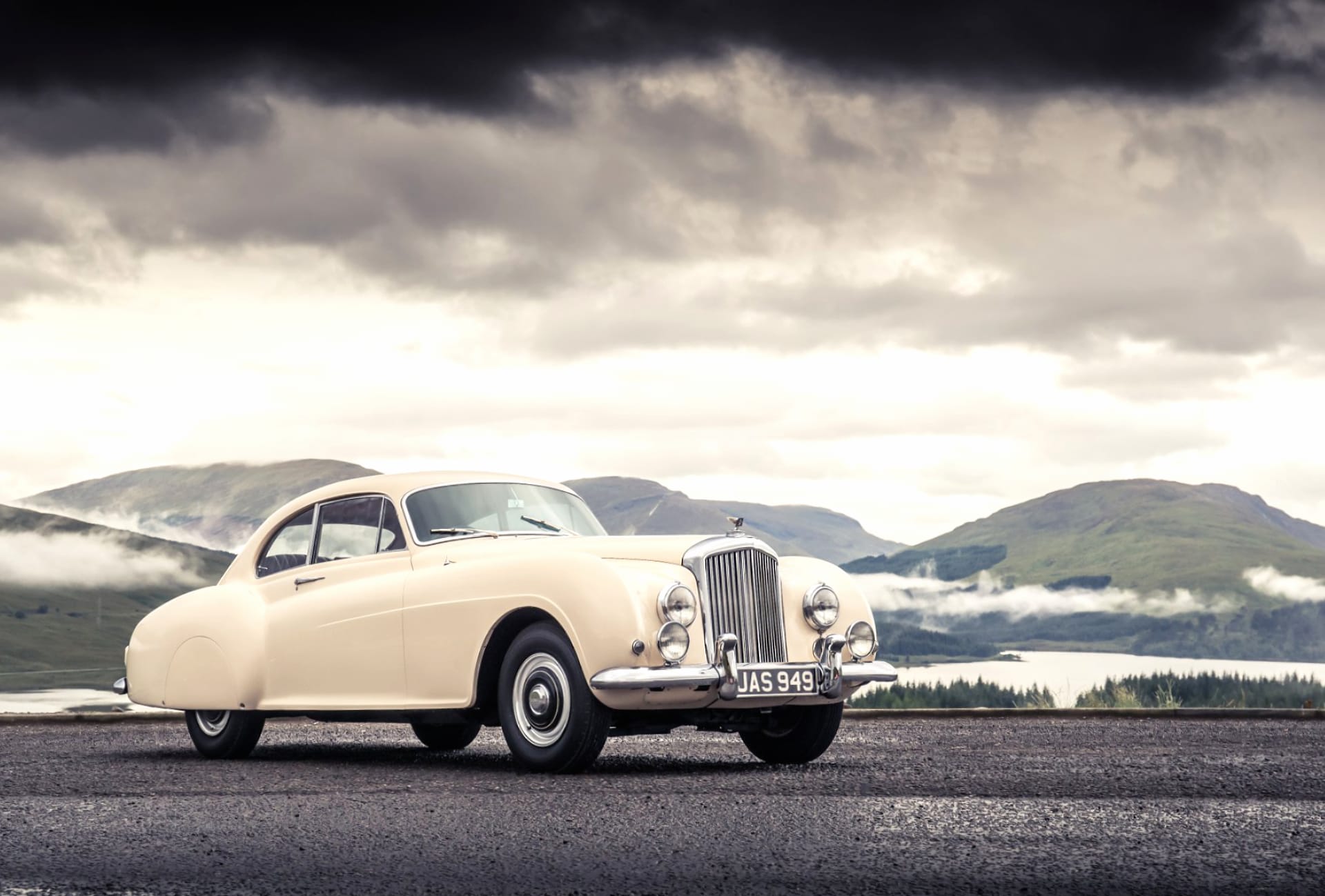 Bentley R-Type Continental at 1600 x 1200 size wallpapers HD quality